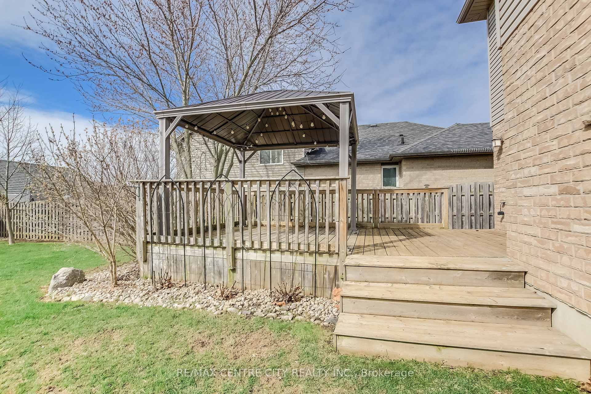 Photo 26 of 18 Circlewood Drive, St. Thomas — HOMEH