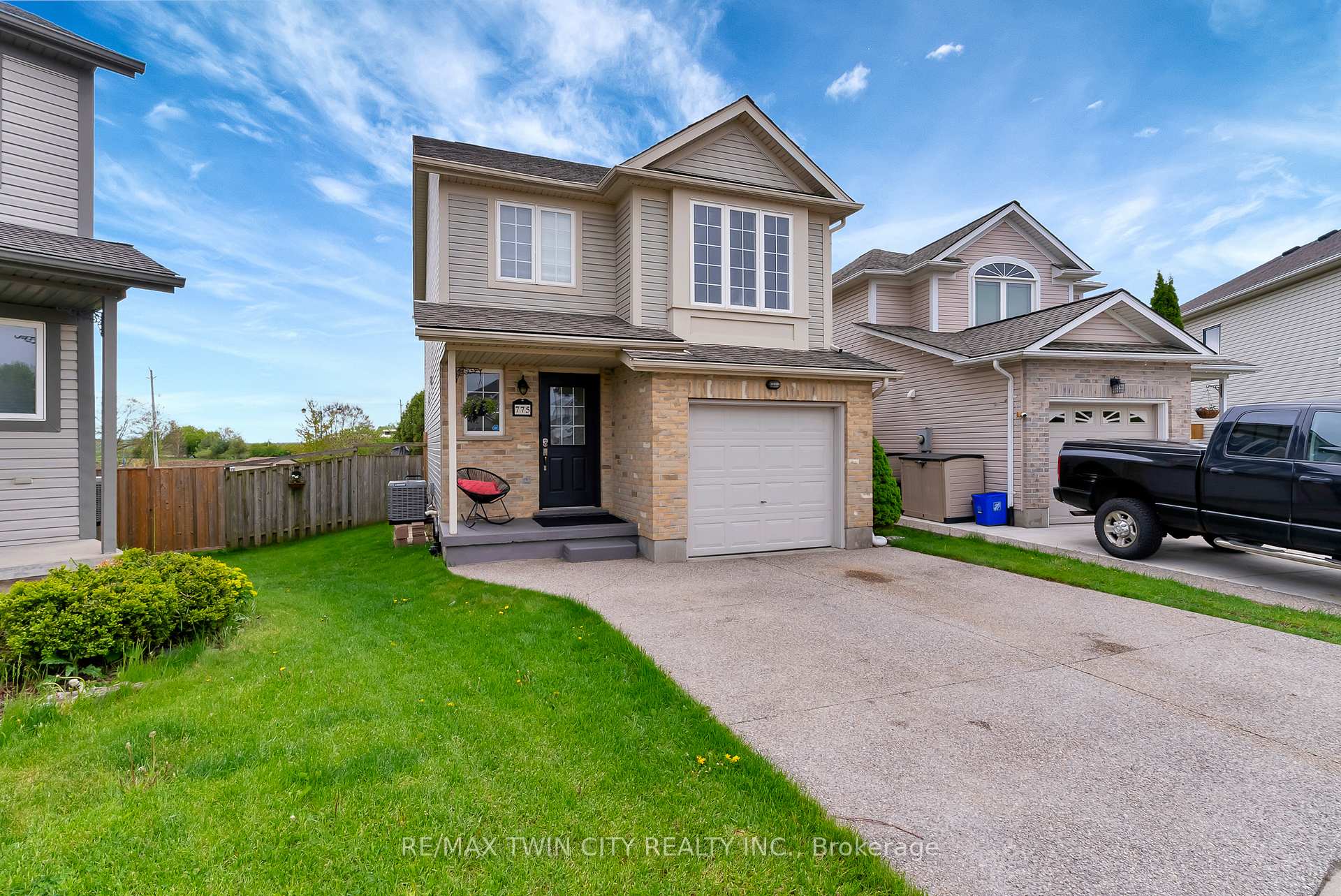 Photo 5 of 775 Angler Way, Waterloo — HOMEH