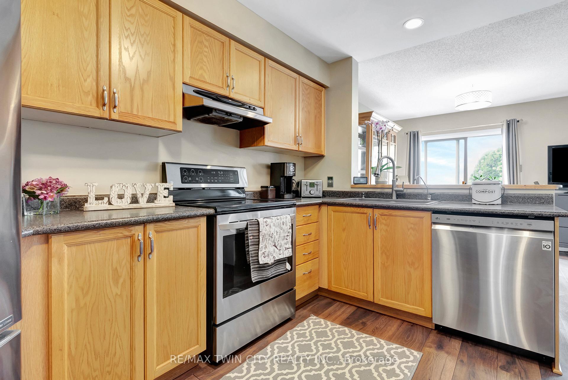 Photo 11 of 775 Angler Way, Waterloo — HOMEH