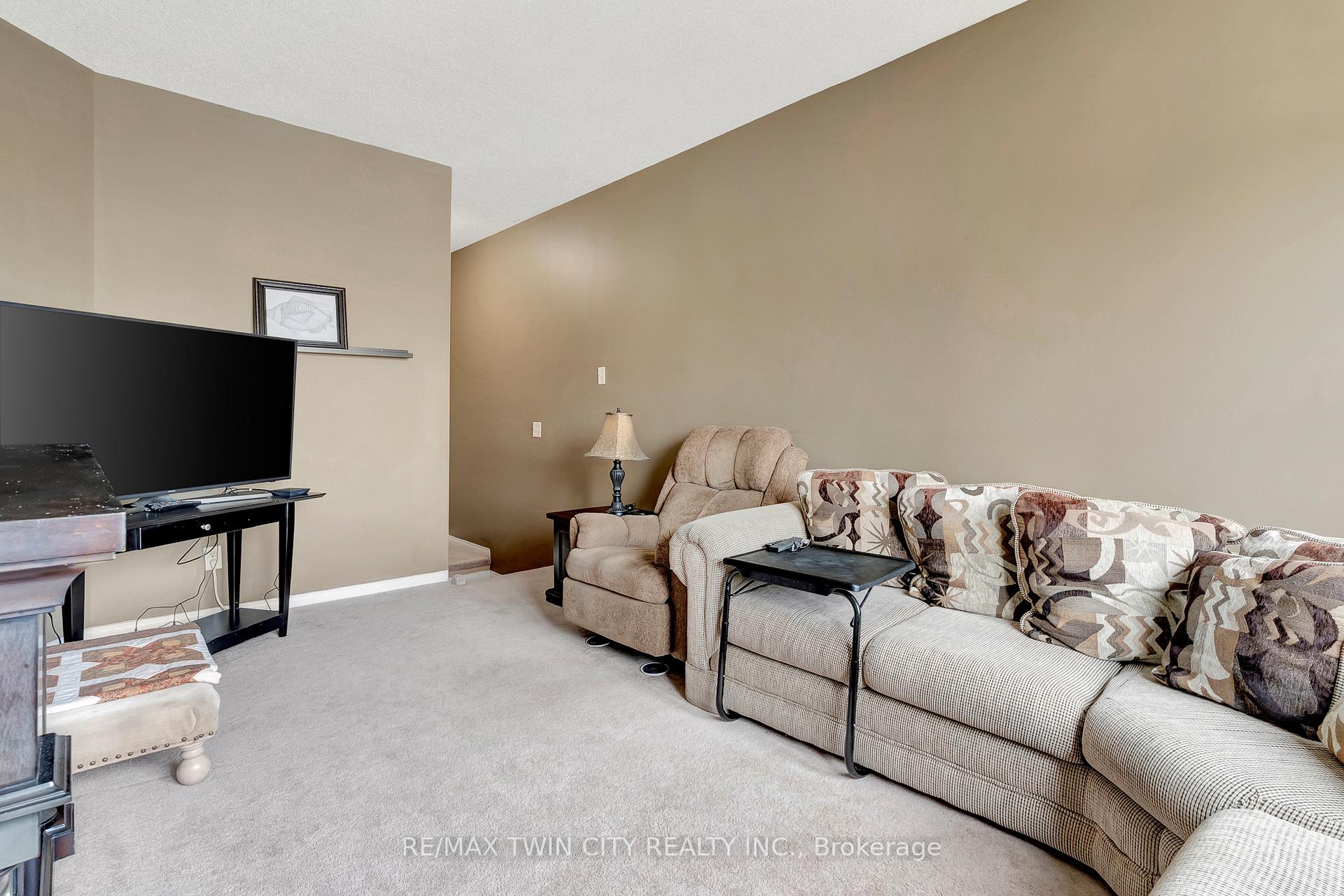 Photo 15 of 775 Angler Way, Waterloo — HOMEH