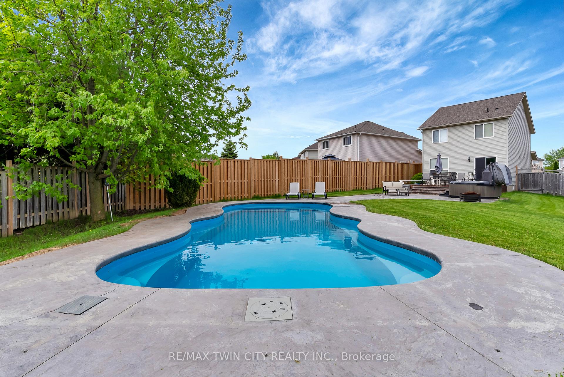 Photo 31 of 775 Angler Way, Waterloo — HOMEH