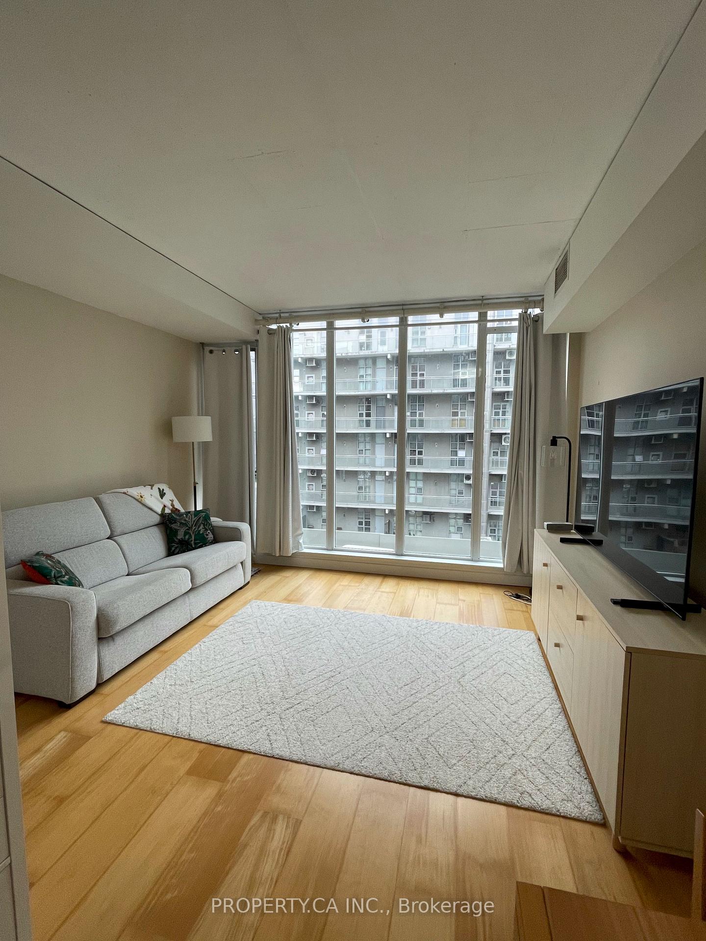 Front of Unit 403, 38 Niagara Street