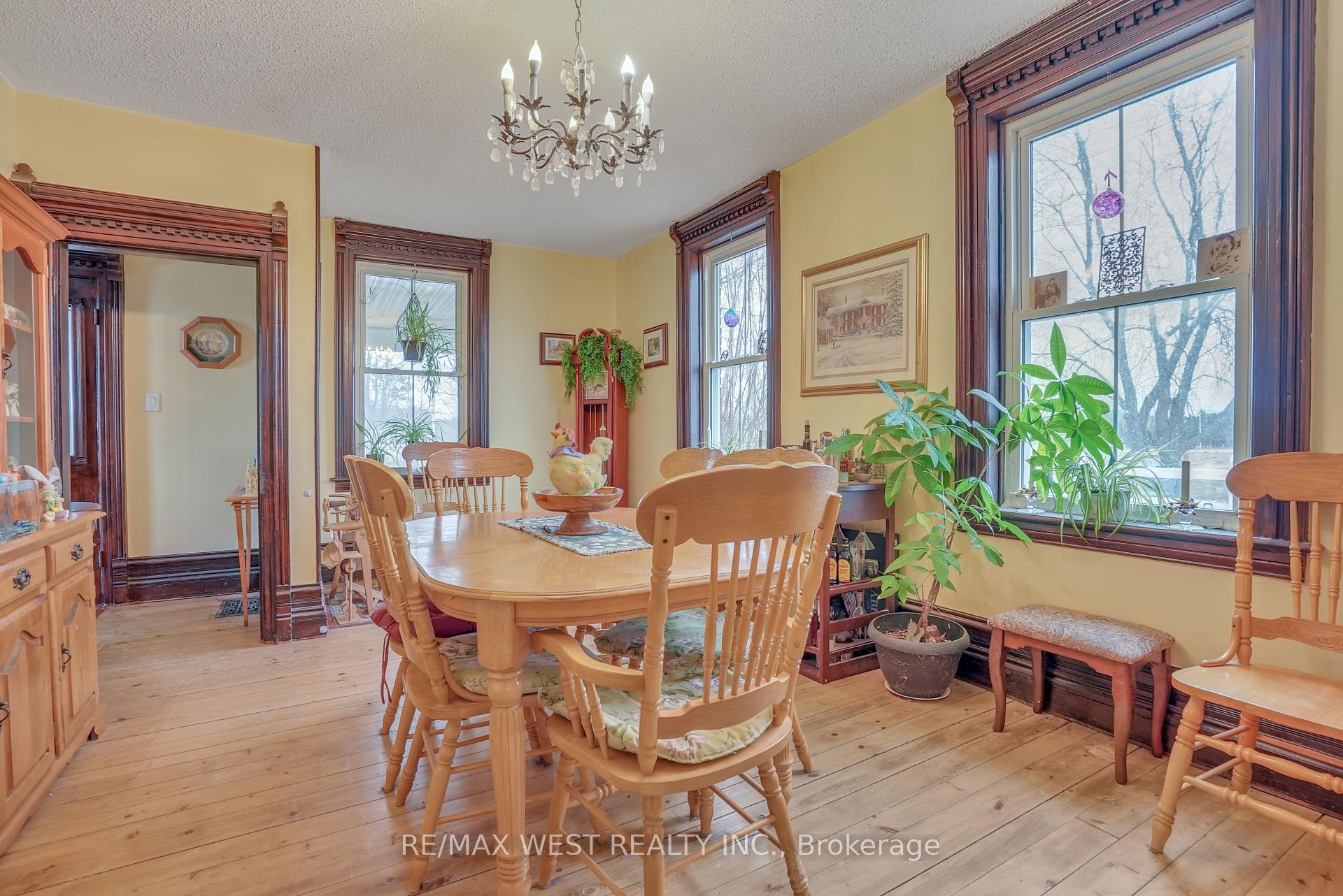 Photo 6 of 1940 Crossland Road, Springwater, Phelpston — HOMEH
