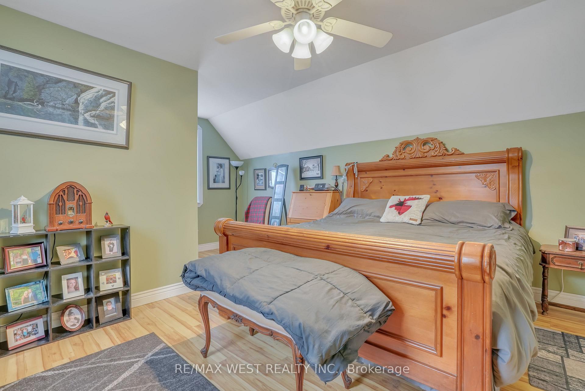 Photo 8 of 1940 Crossland Road, Springwater, Phelpston — HOMEH