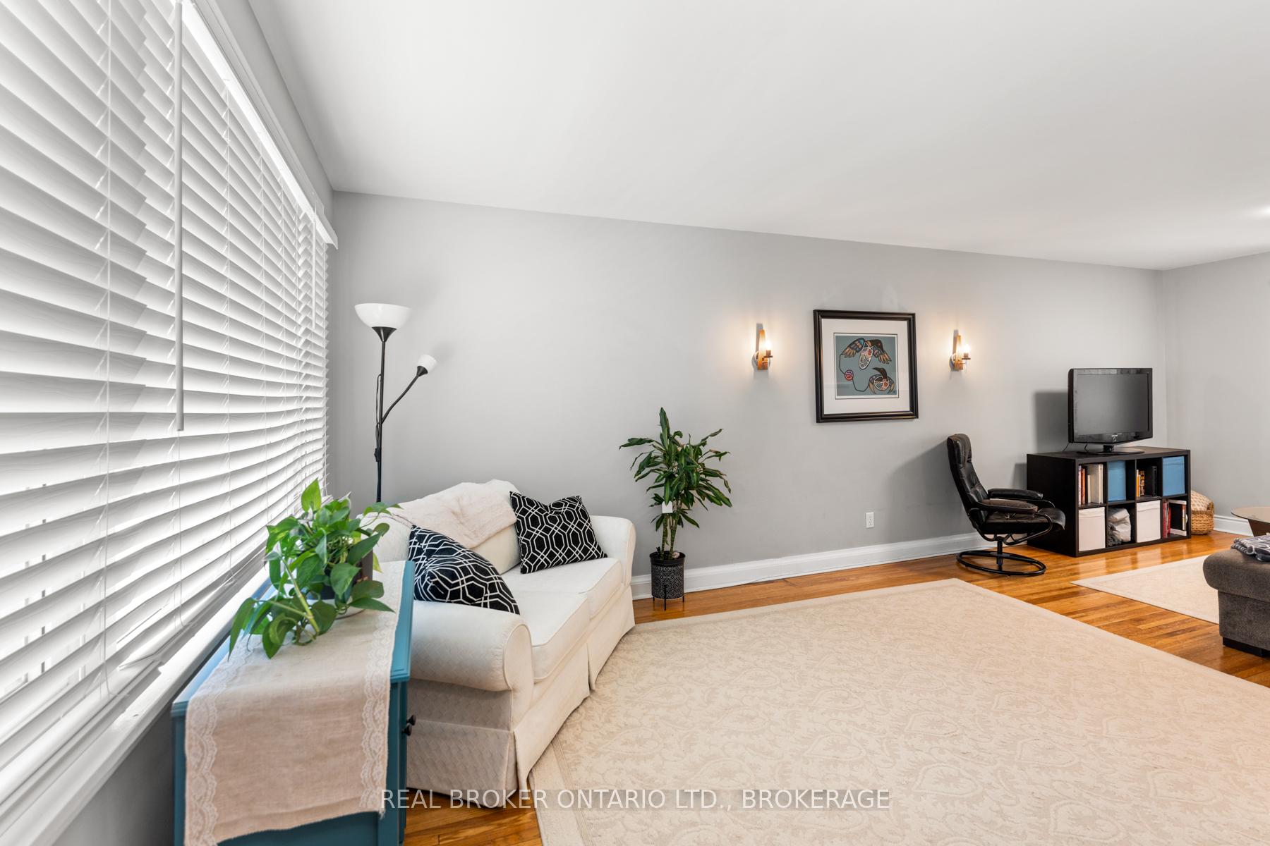 Photo 6 of 765 Alfred Crescent, Kingston, East of Sir John A. Blvd — HOMEH