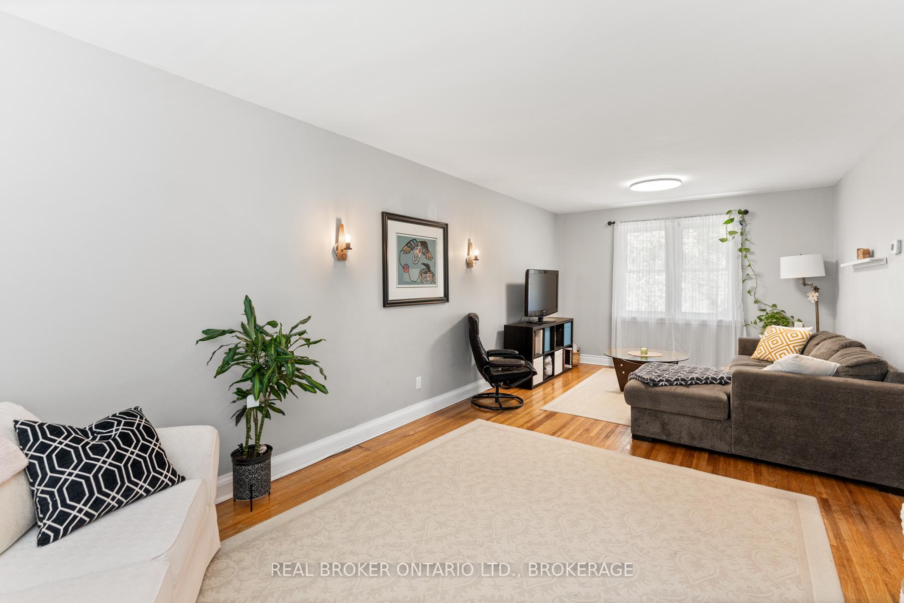 Photo 8 of 765 Alfred Crescent, Kingston, East of Sir John A. Blvd — HOMEH