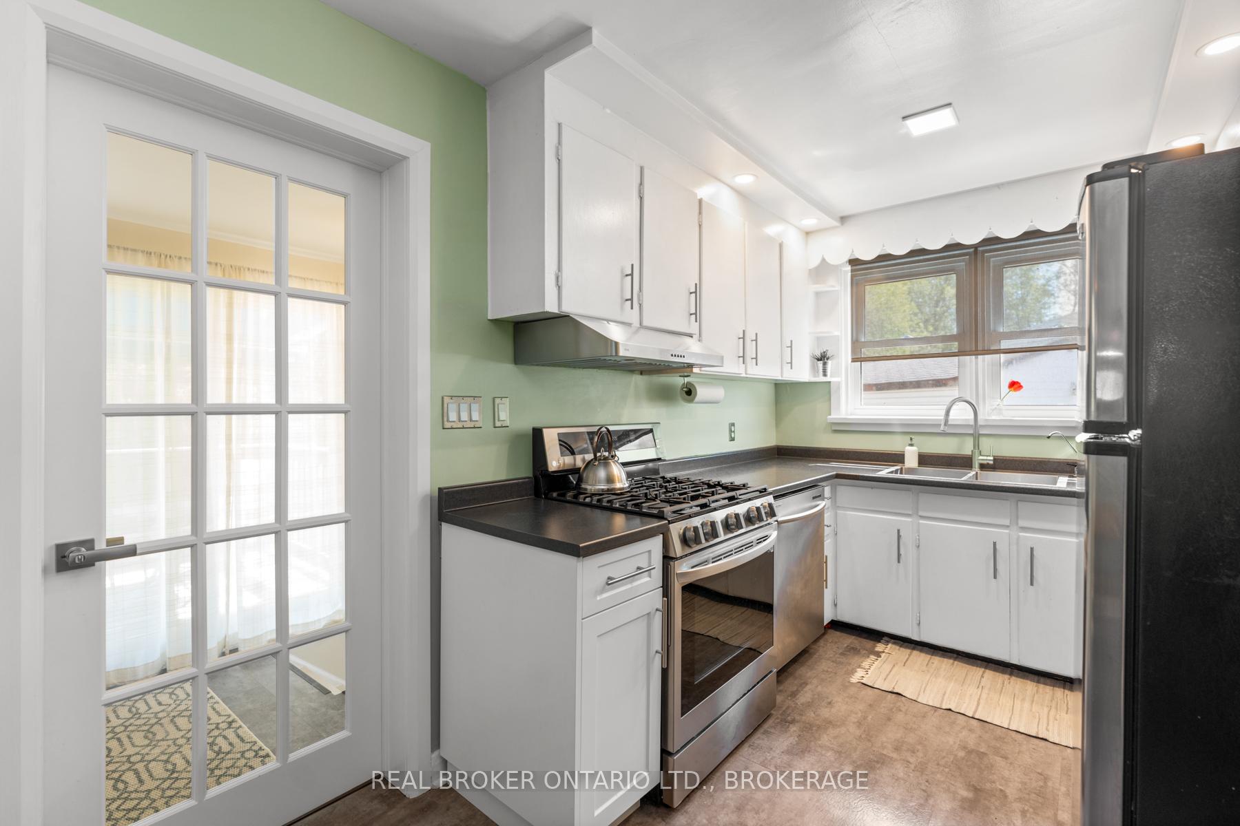 Photo 7 of 765 Alfred Crescent, Kingston, East of Sir John A. Blvd — HOMEH
