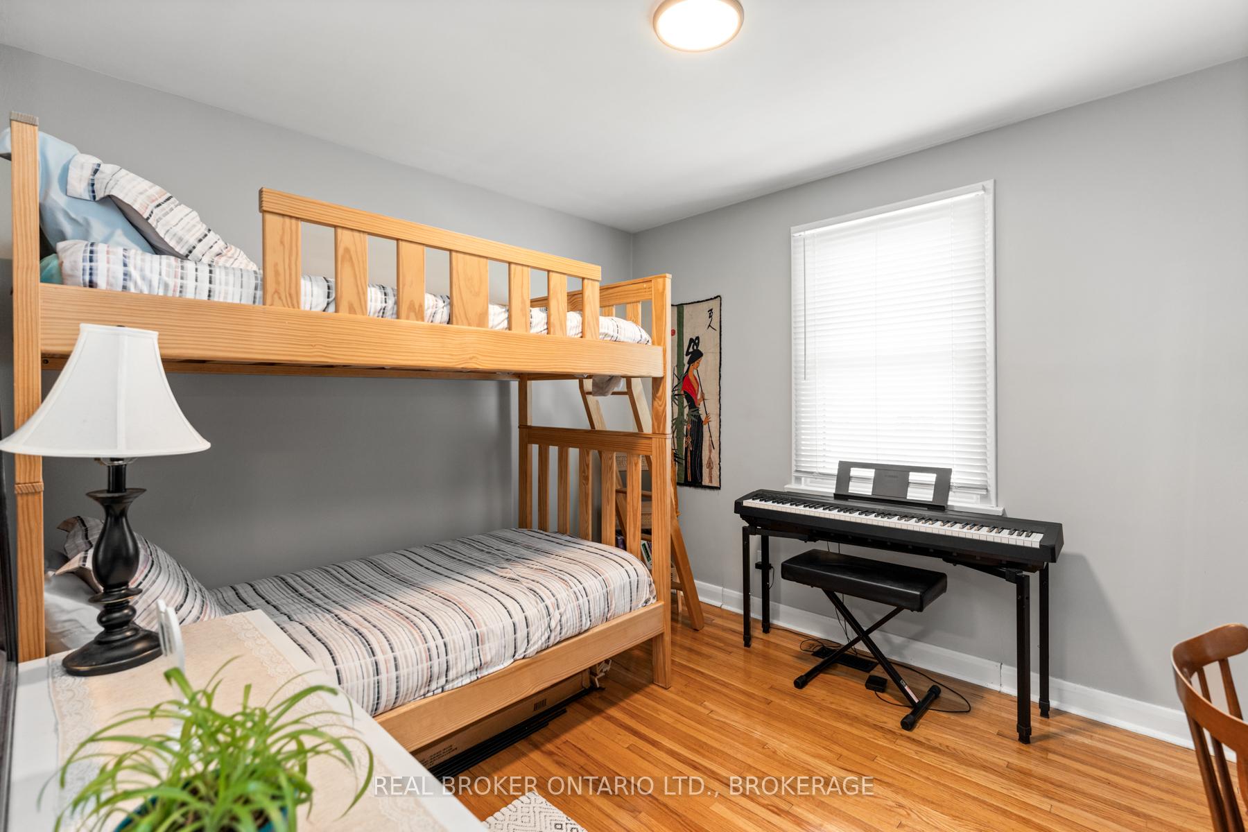 Photo 14 of 765 Alfred Crescent, Kingston, East of Sir John A. Blvd — HOMEH