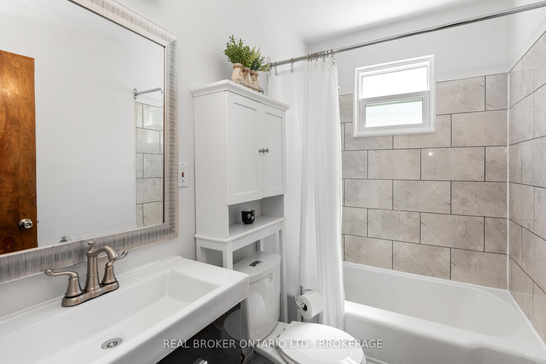 Photo 35 of 765 Alfred Crescent, Kingston, East of Sir John A. Blvd — HOMEH