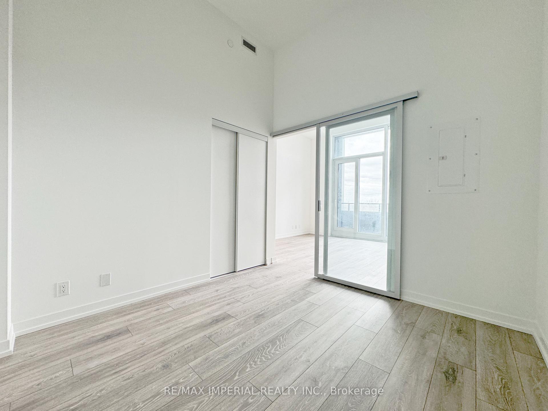 Front of Unit 1005, 2020 Bathurst Street