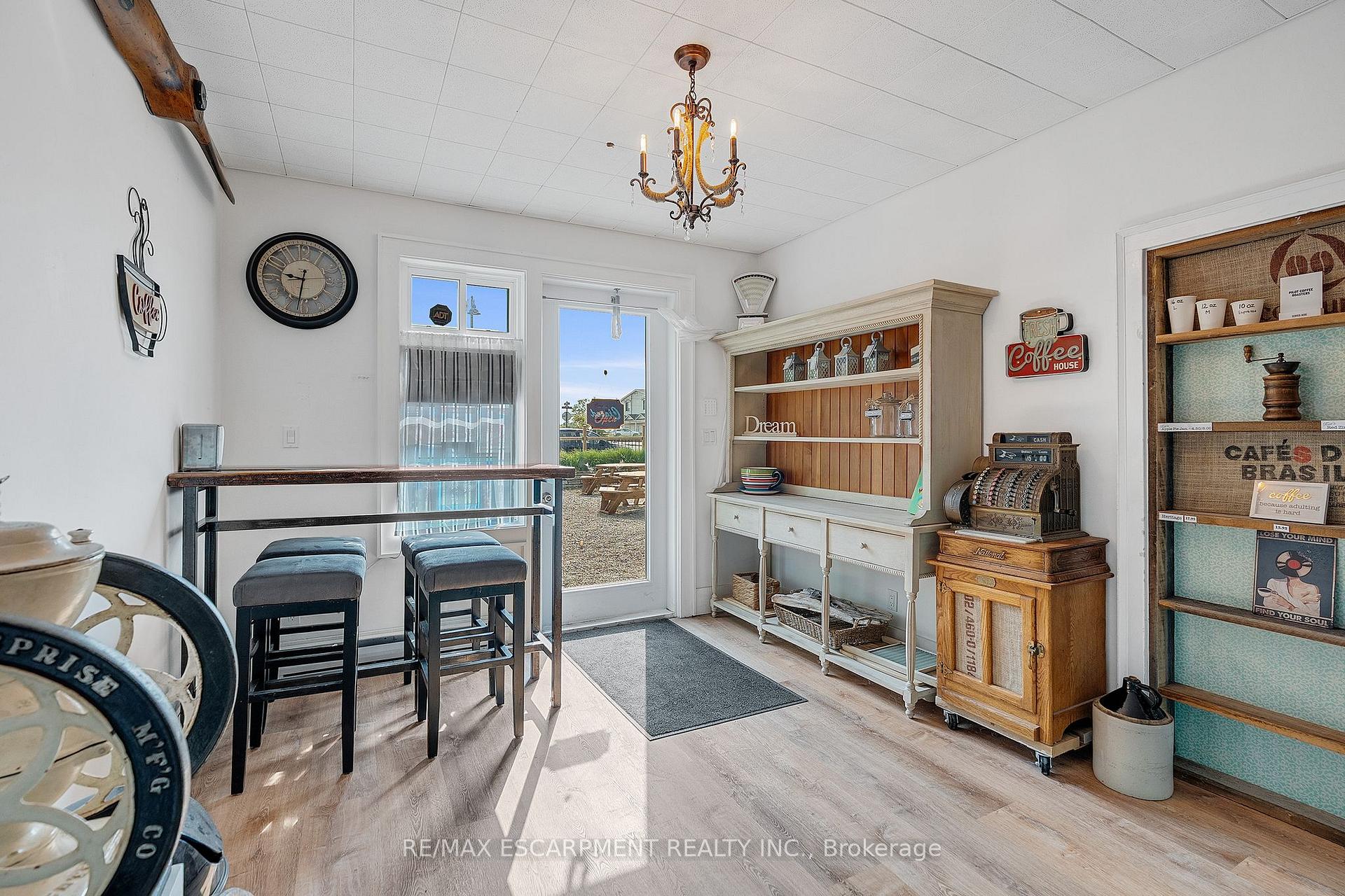Photo 13 of 195 Muskoka Road N, Gravenhurst, Muskoka (S) — HOMEH