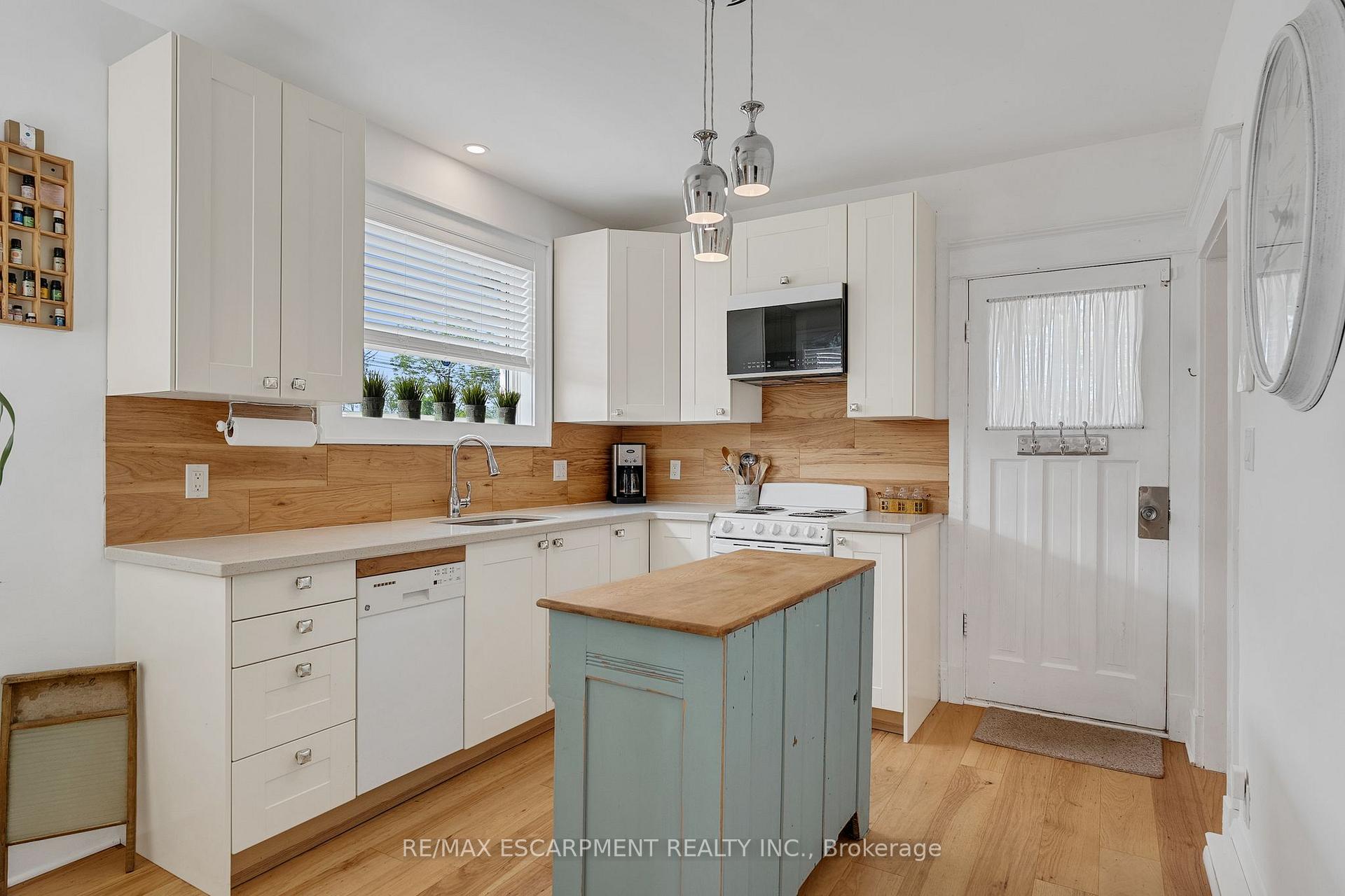 Photo 29 of 195 Muskoka Road N, Gravenhurst, Muskoka (S) — HOMEH