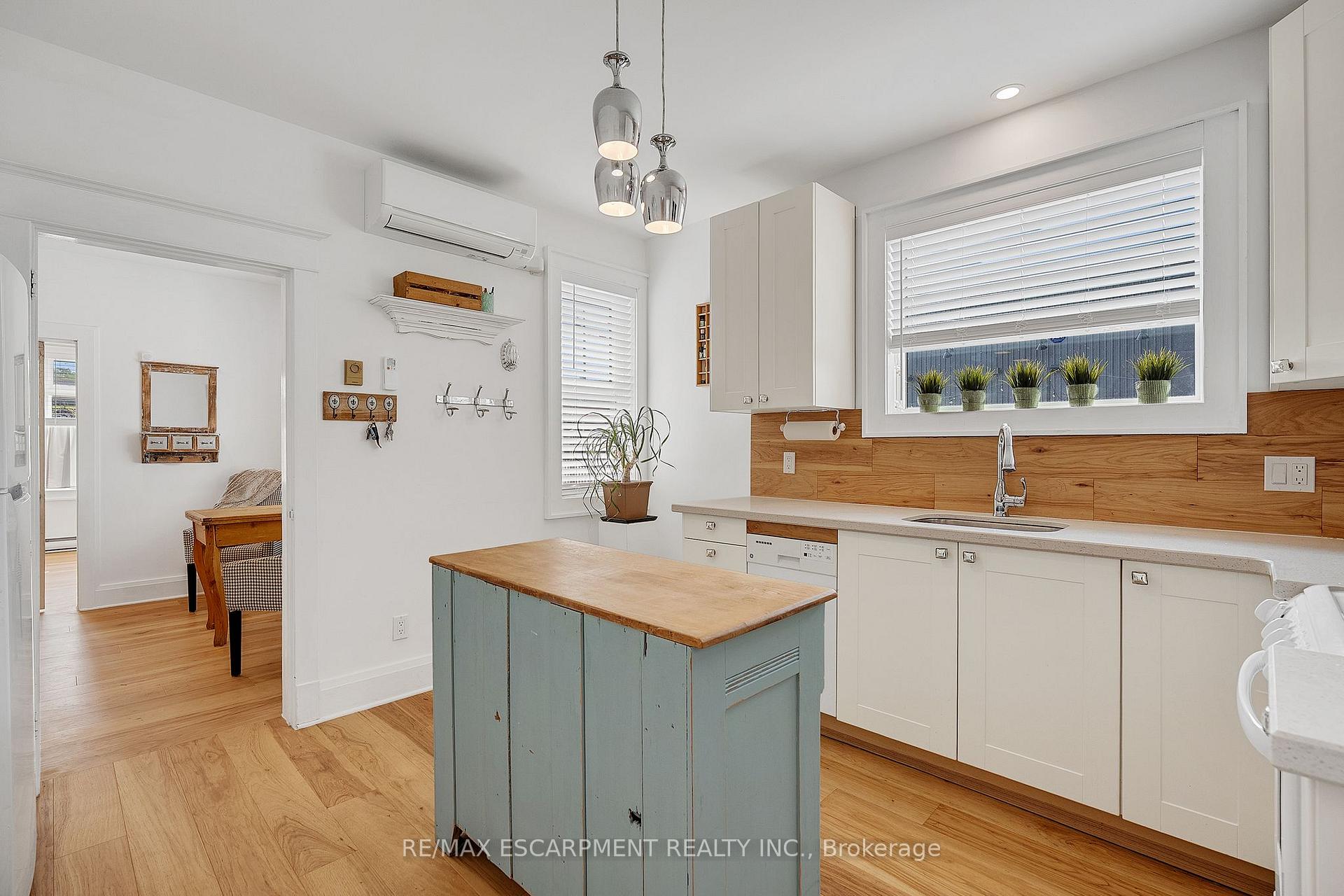 Photo 18 of 195 Muskoka Road N, Gravenhurst, Muskoka (S) — HOMEH