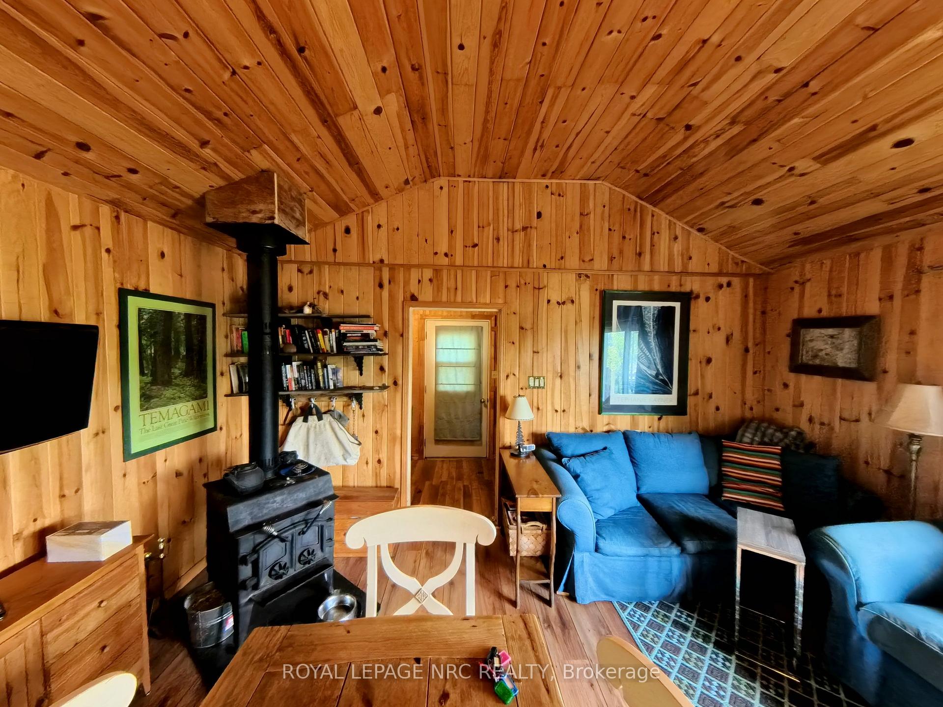 Photo 36 of 68 Lake Temagami 30 Island, Temagami — HOMEH