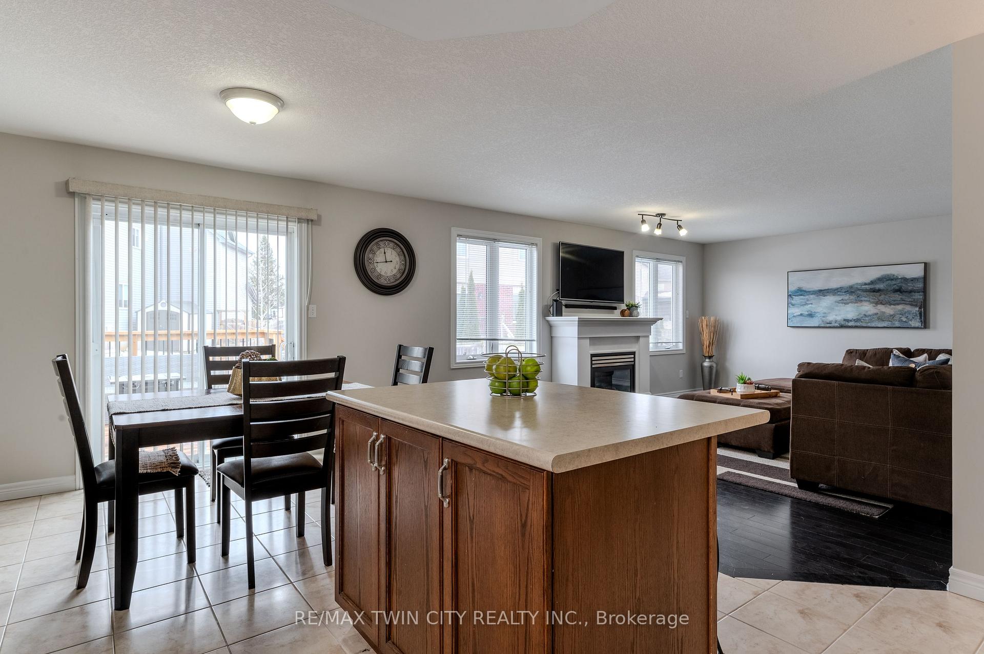 Photo 3 of 183 Mcguiness Drive, Brantford — HOMEH