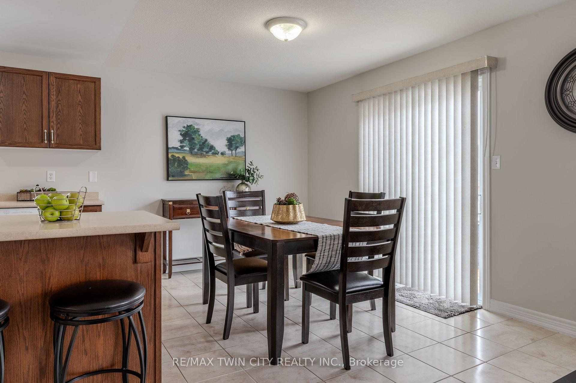 Photo 11 of 183 Mcguiness Drive, Brantford — HOMEH