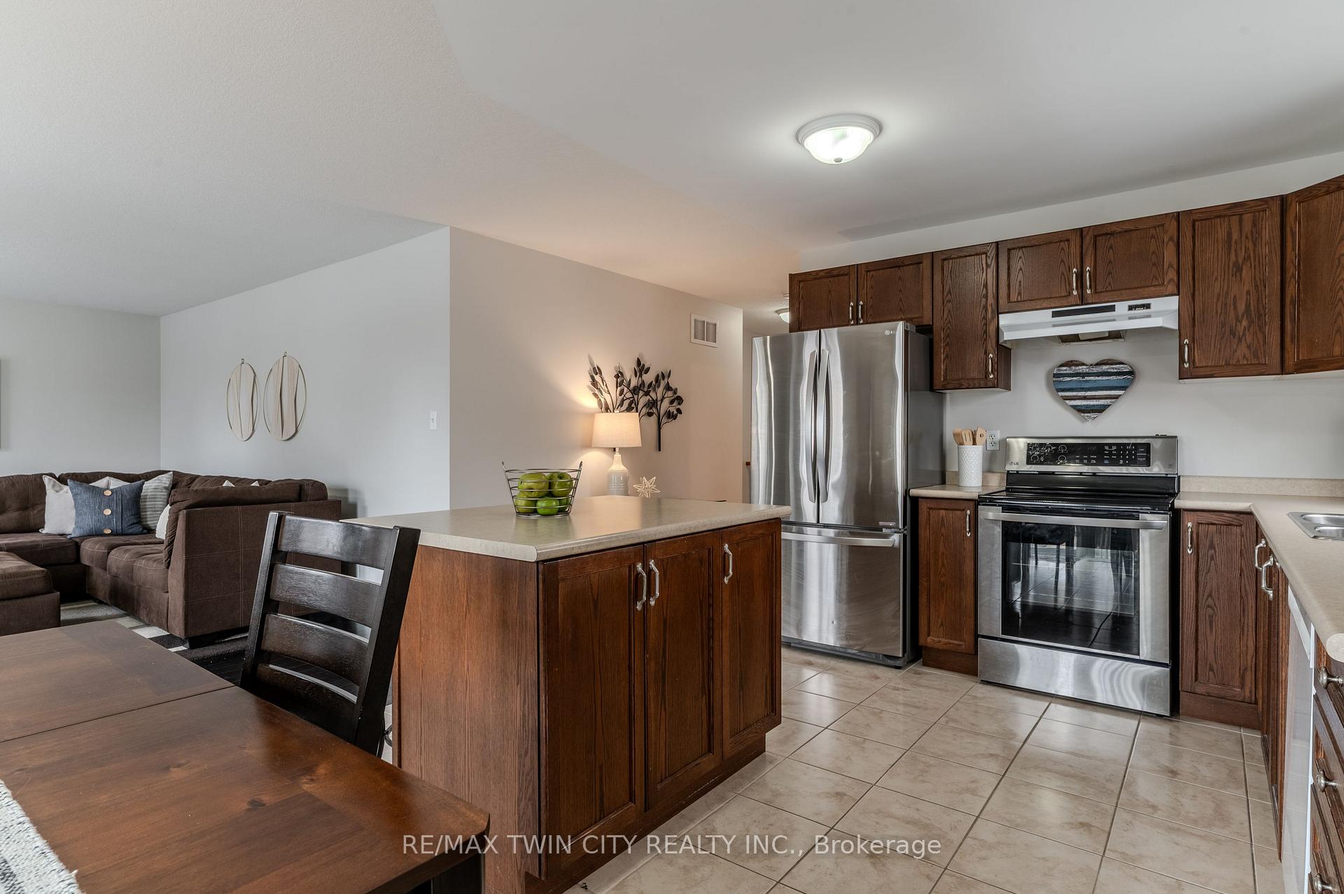 Photo 14 of 183 Mcguiness Drive, Brantford — HOMEH