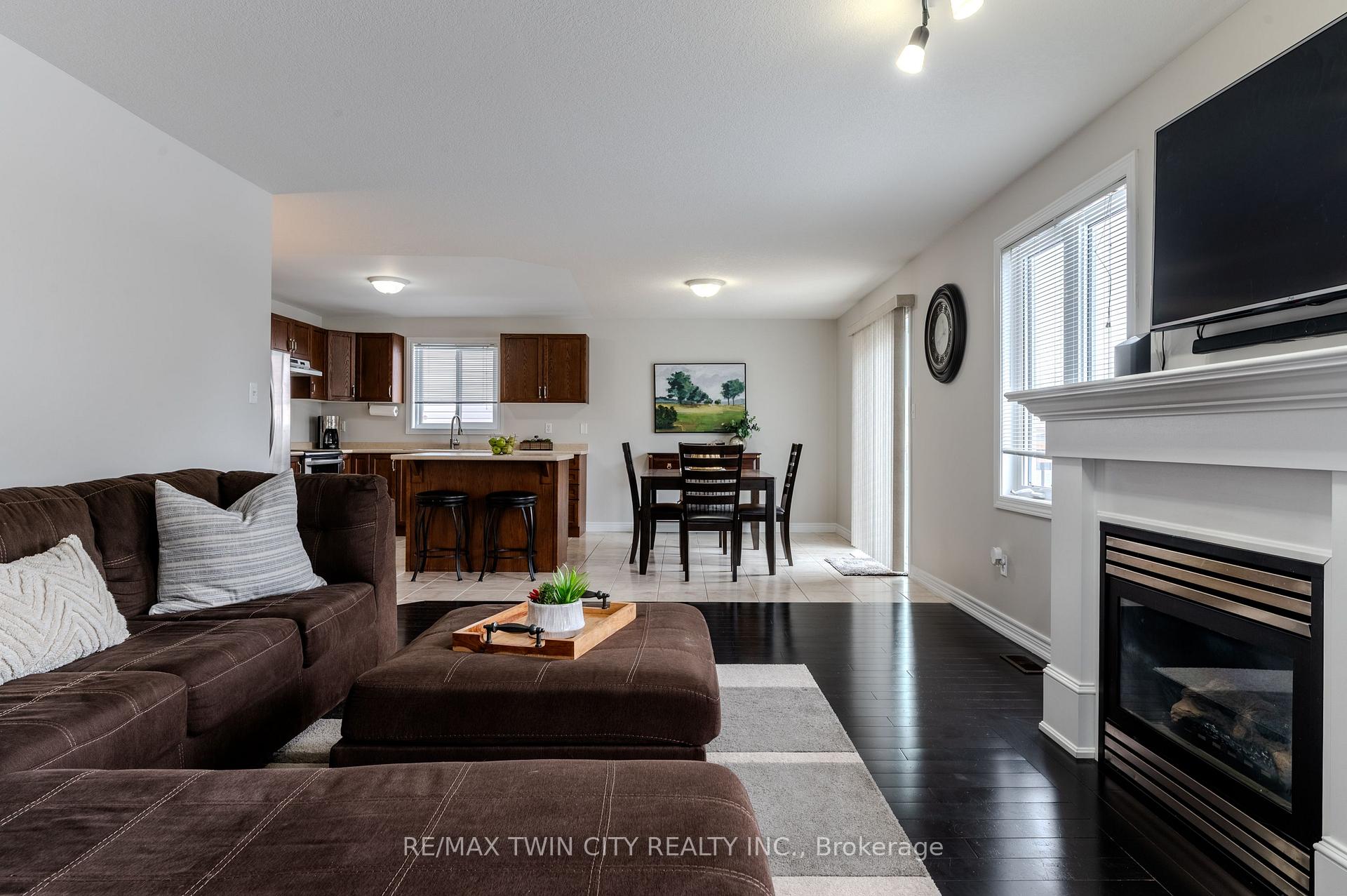 Photo 18 of 183 Mcguiness Drive, Brantford — HOMEH