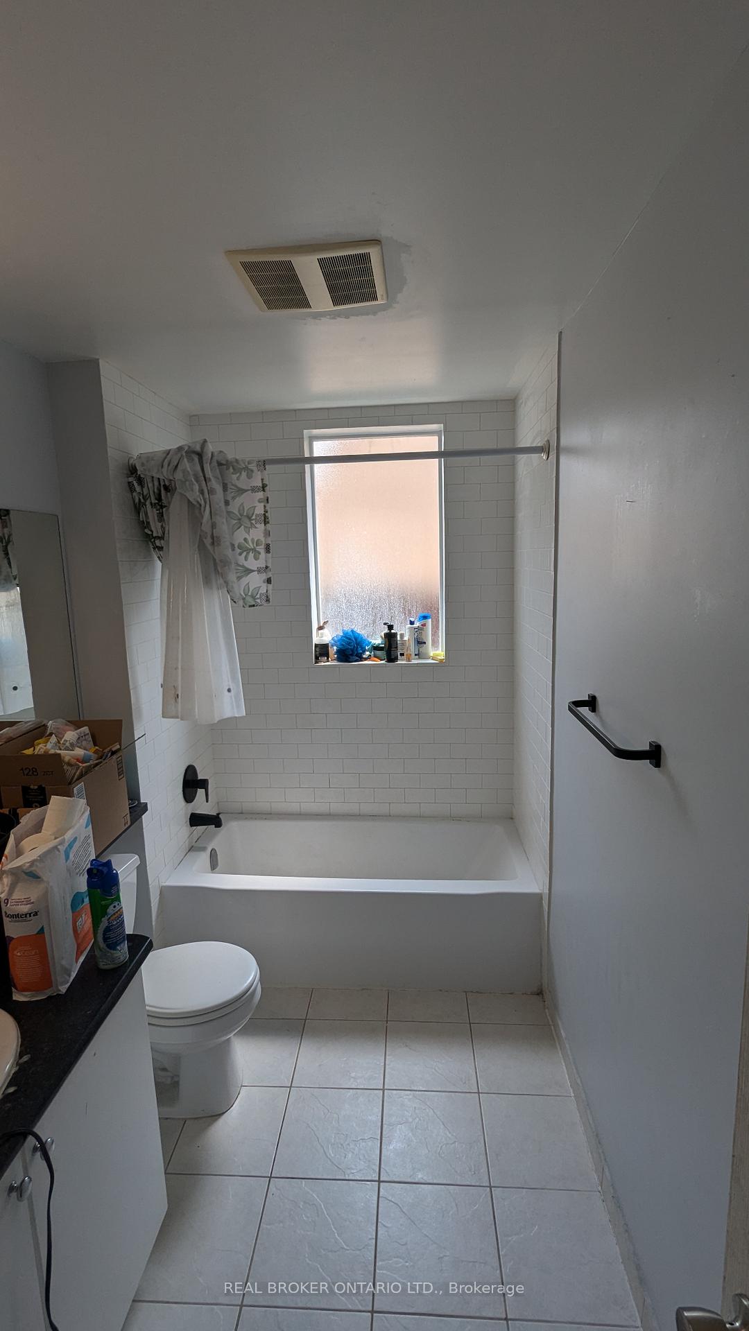 Photo 9 of Unit 302, 412 Jarvis Street, Toronto, Church-Yonge Corridor — HOMEH