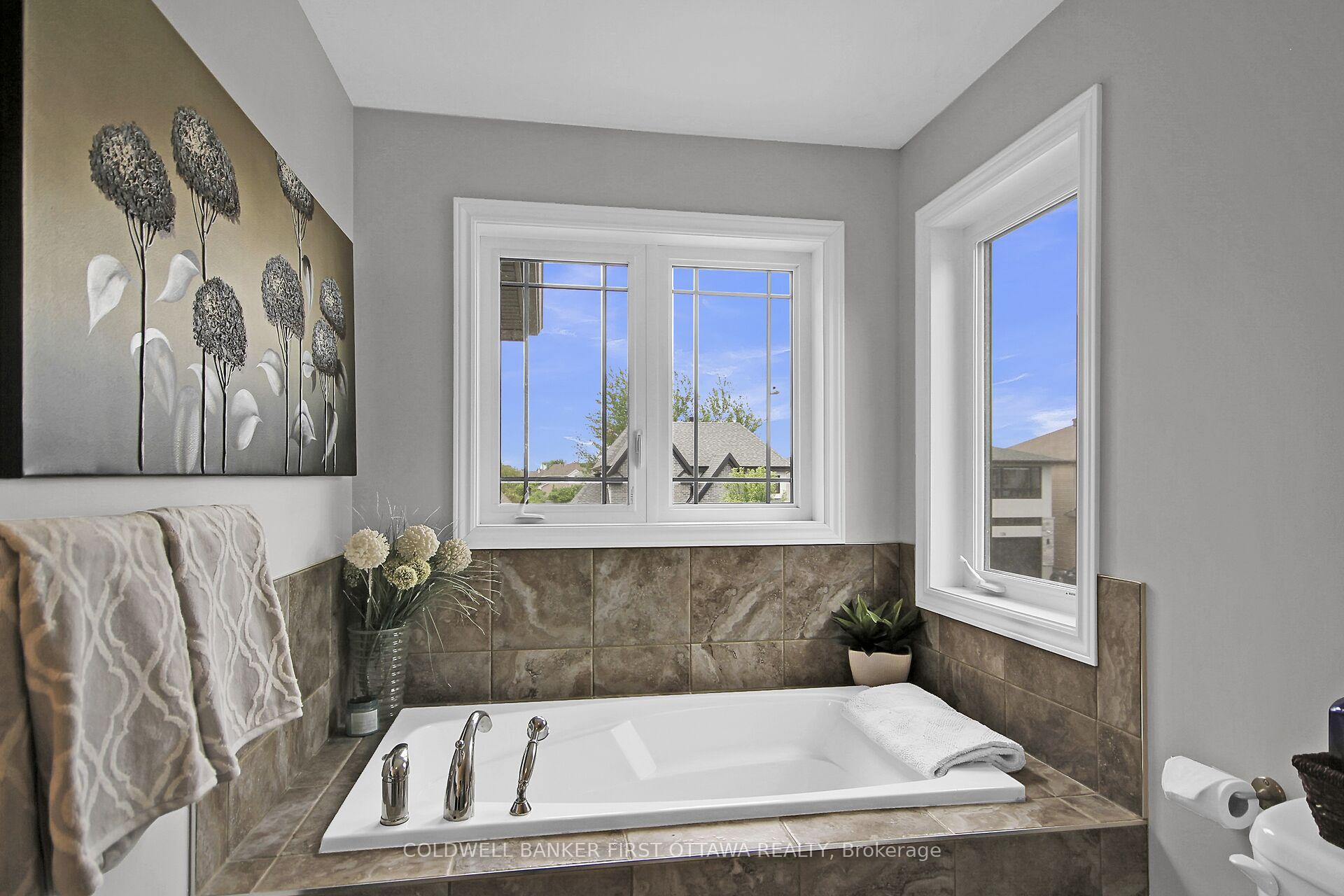Photo 3 of 171 Loreka Court, Ottawa, Stittsville (North) — HOMEH