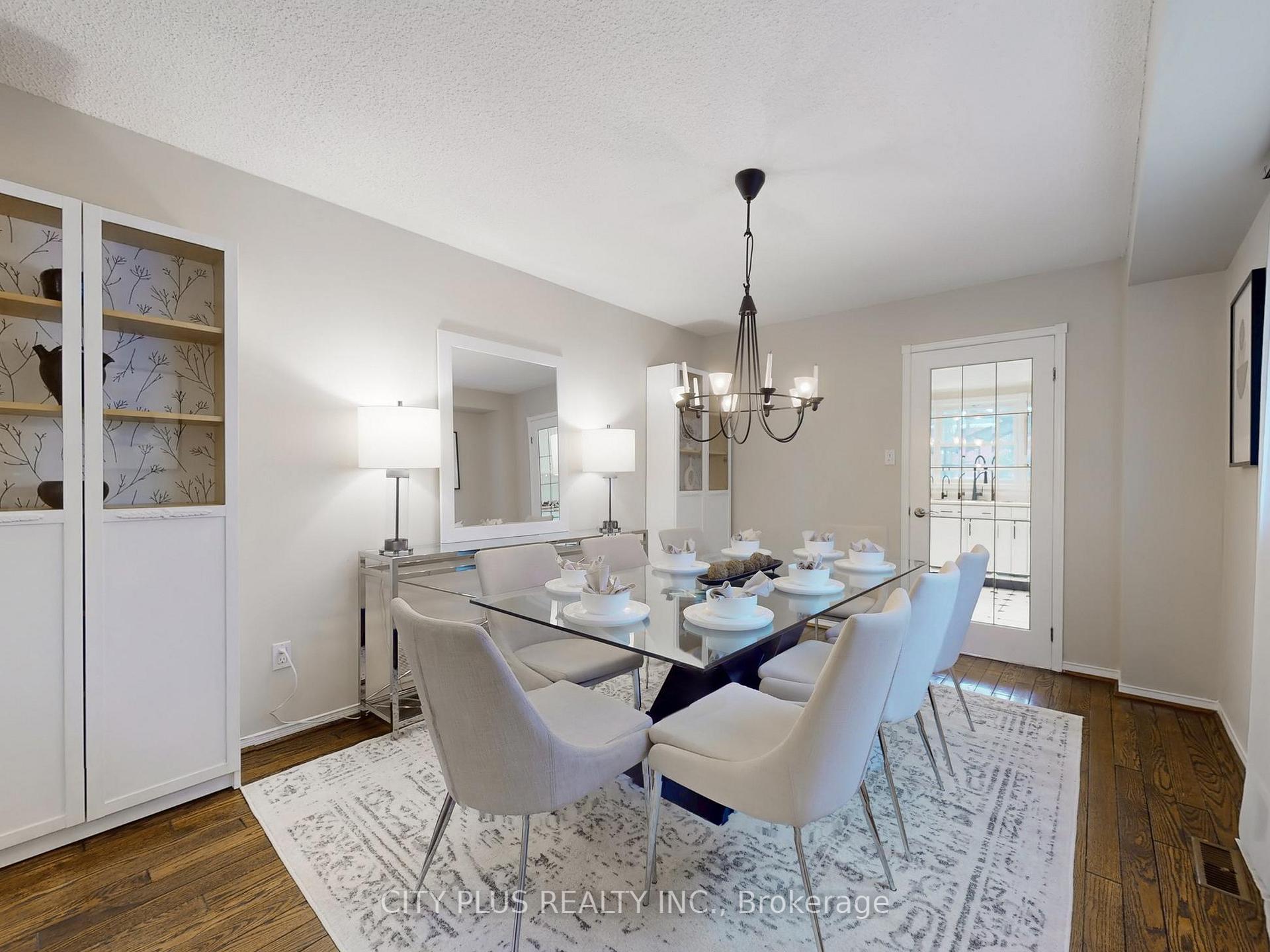 Photo 6 of 3 Millbrook Gate, Markham, Buttonville — HOMEH