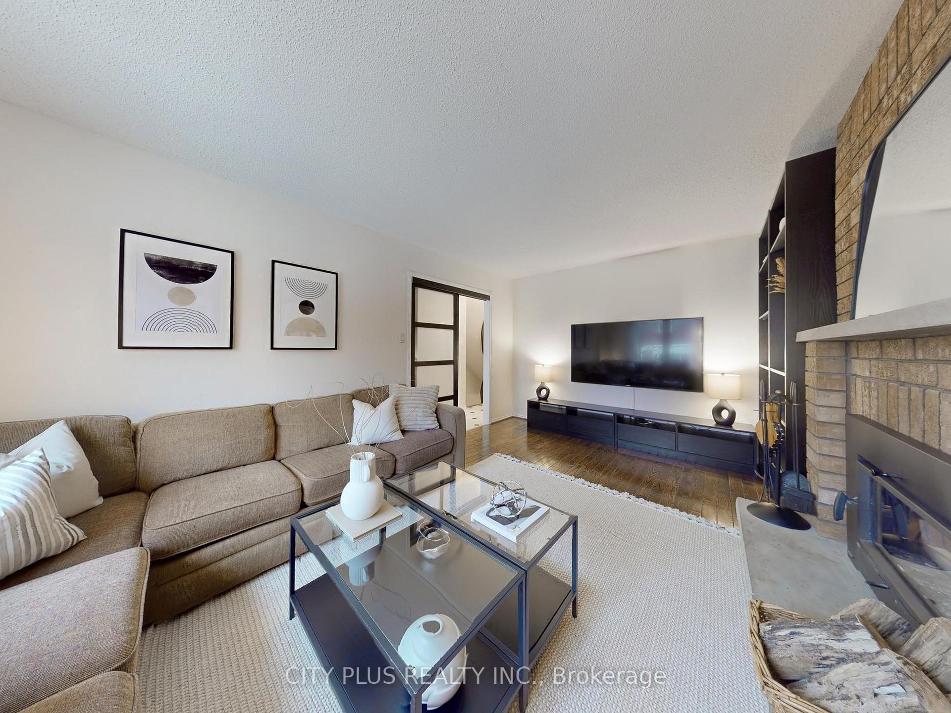 Photo 8 of 3 Millbrook Gate, Markham, Buttonville — HOMEH
