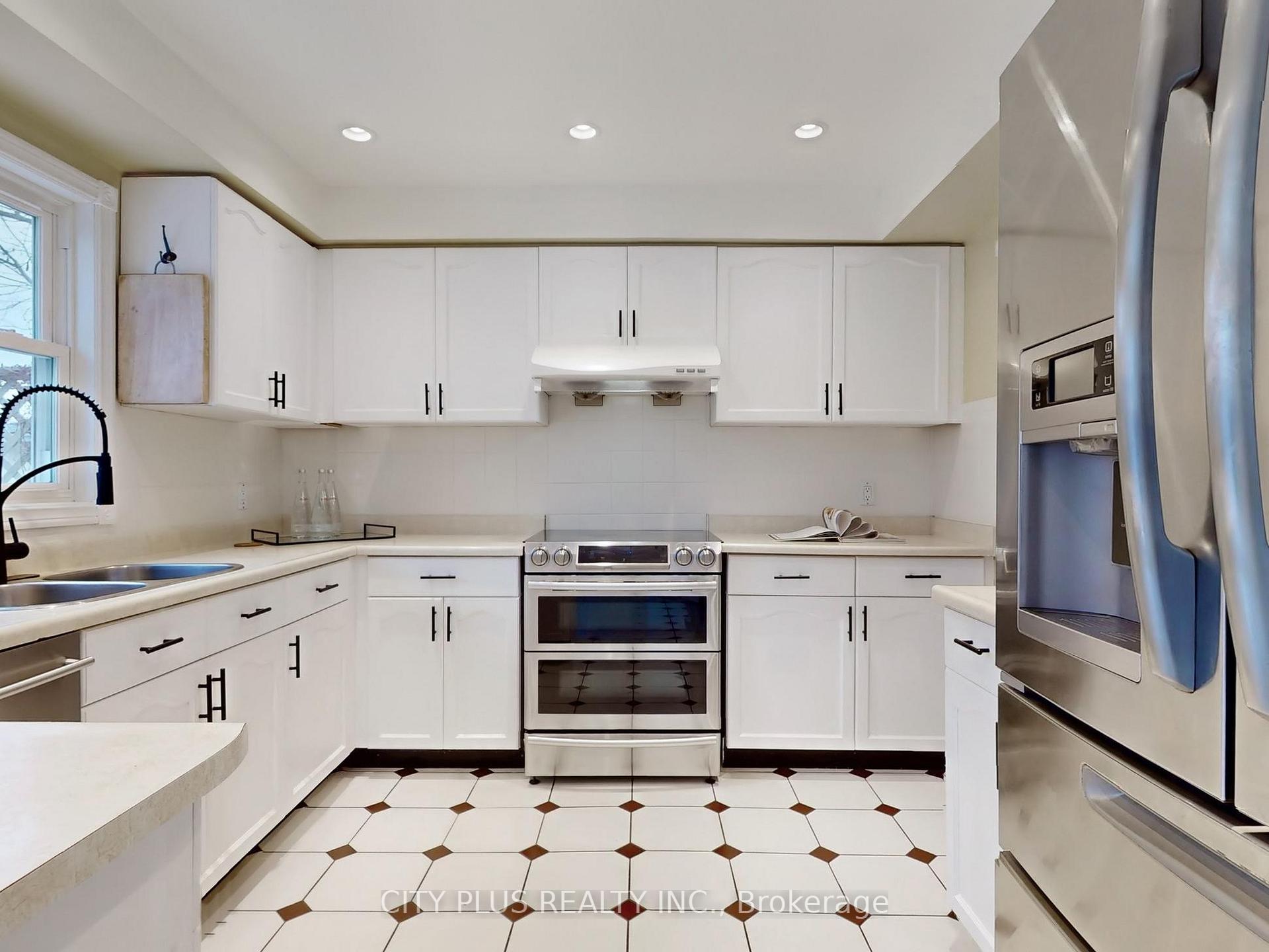 Photo 44 of 3 Millbrook Gate, Markham, Buttonville — HOMEH