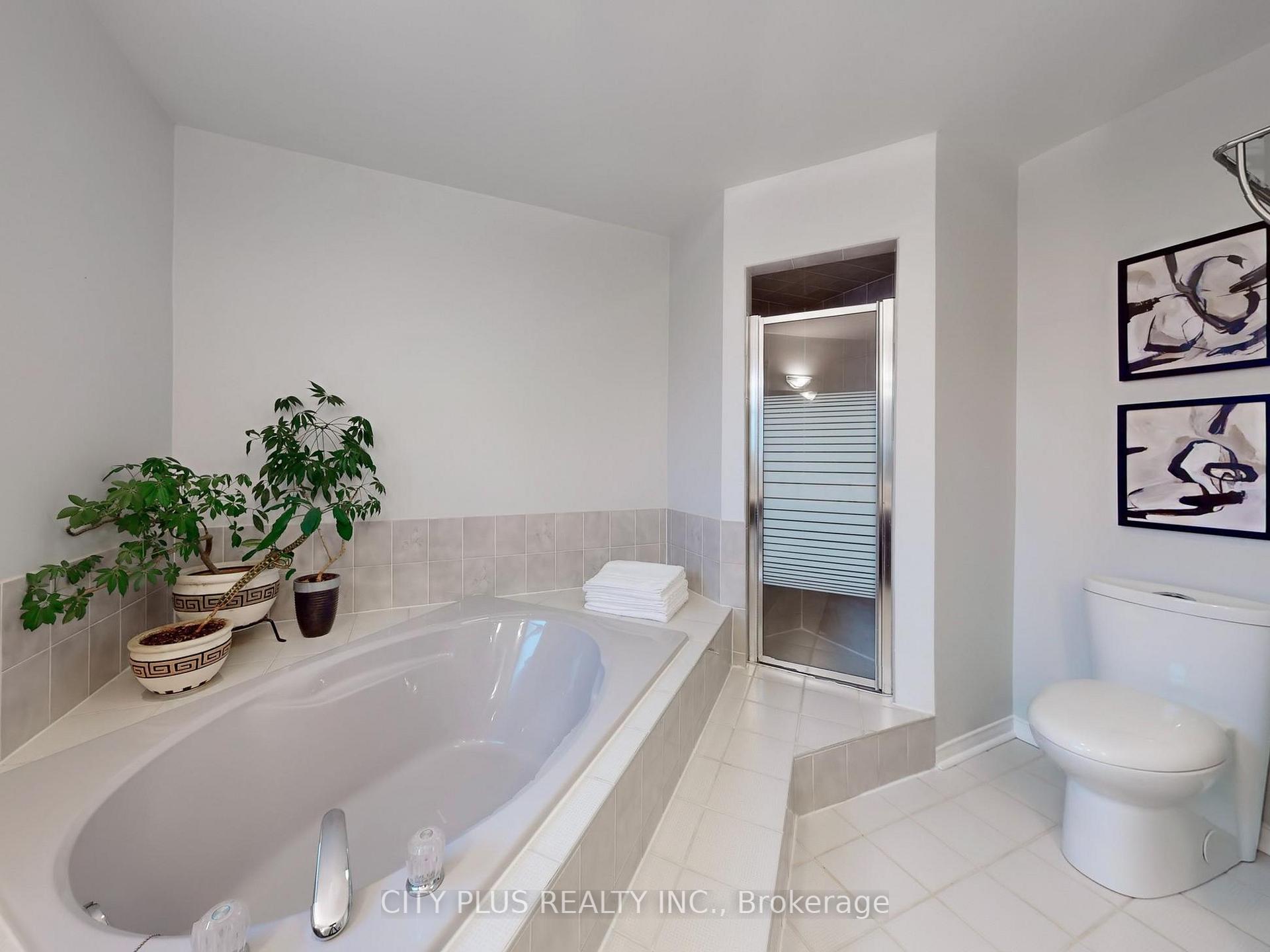 Photo 28 of 3 Millbrook Gate, Markham, Buttonville — HOMEH