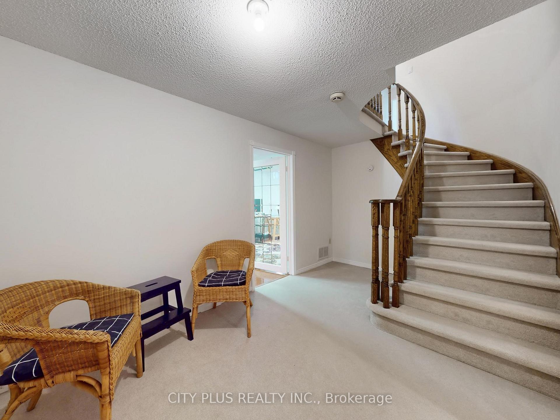 Photo 32 of 3 Millbrook Gate, Markham, Buttonville — HOMEH