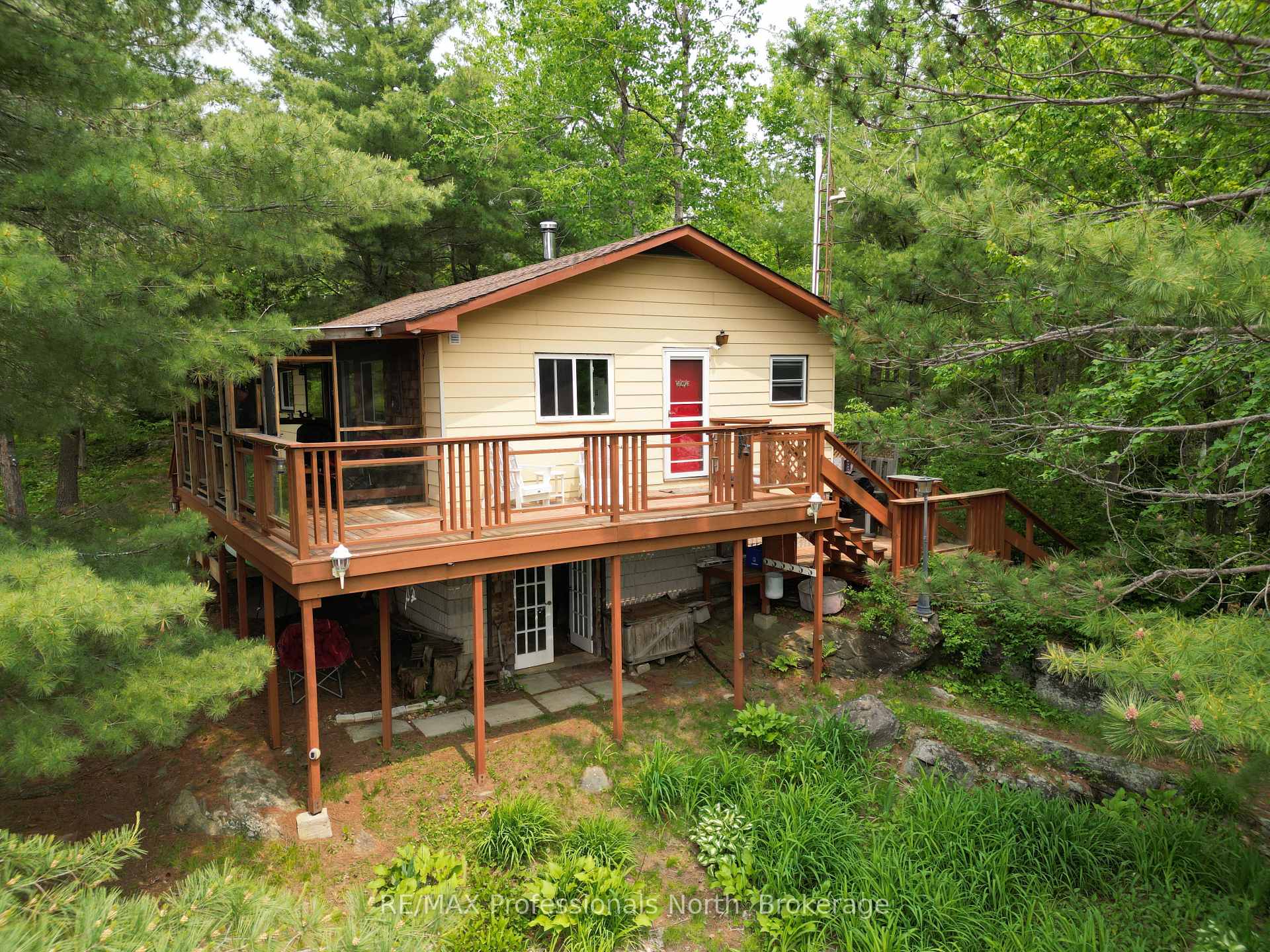 Photo 4 of 11437 Devils Lake WAO, Minden Hills, Lutterworth — HOMEH