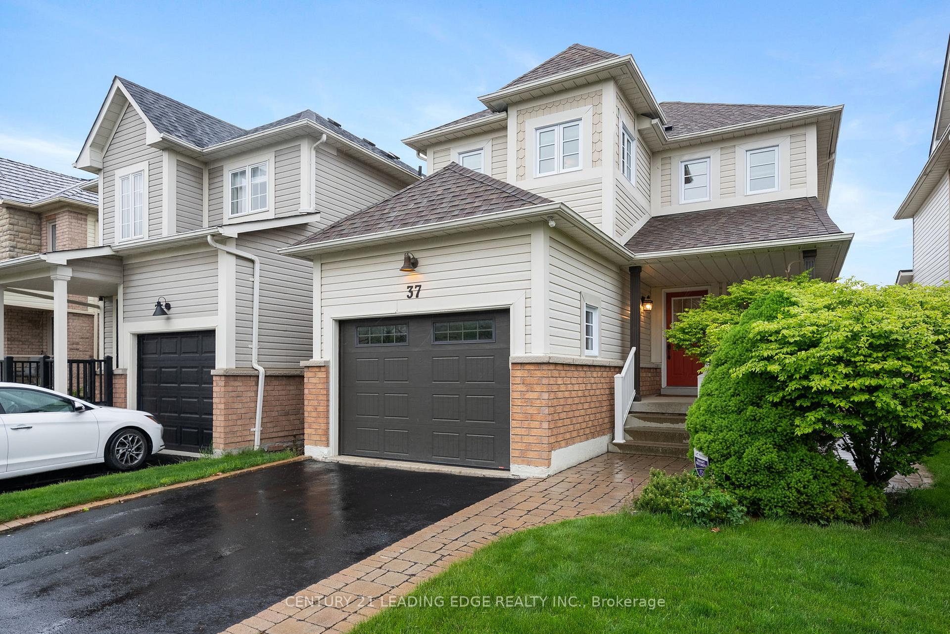Photo 8 of 37 Steamer Drive, Whitby, Port Whitby — HOMEH