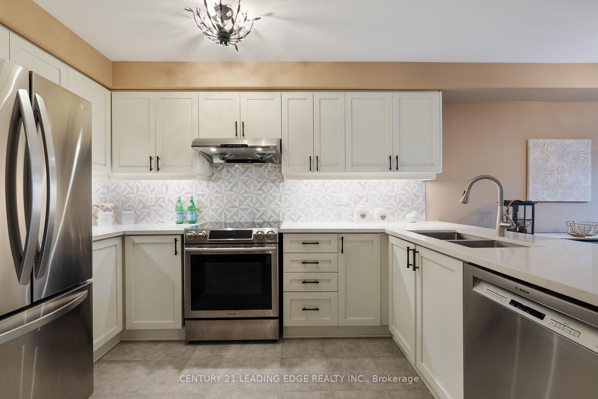 Photo 11 of 37 Steamer Drive, Whitby, Port Whitby — HOMEH