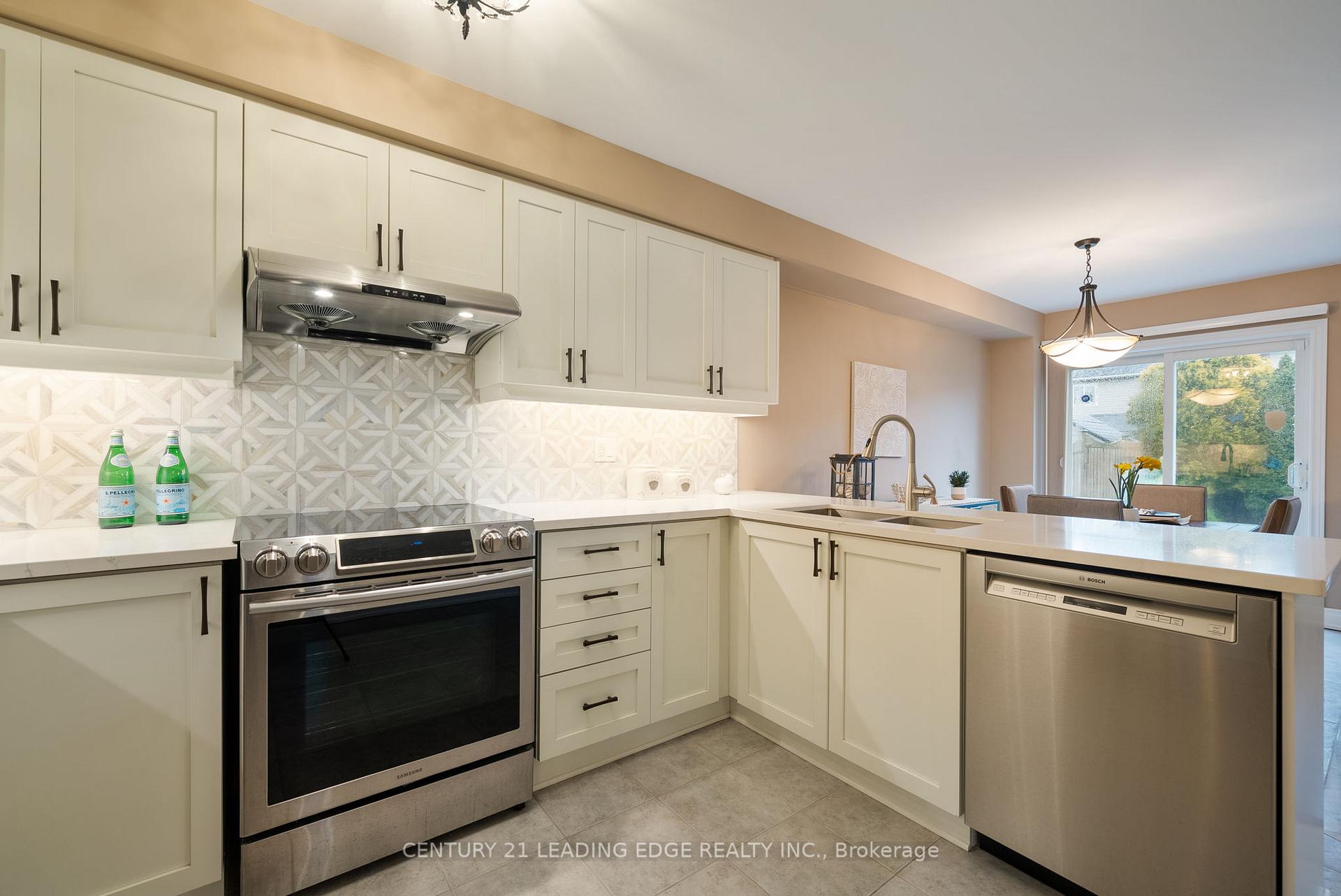 Photo 13 of 37 Steamer Drive, Whitby, Port Whitby — HOMEH