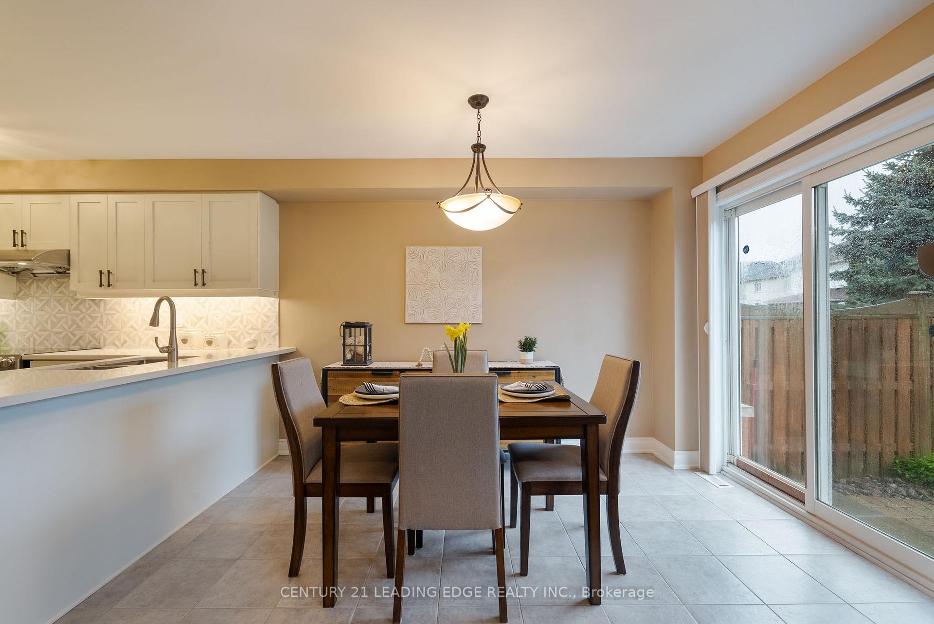 Photo 14 of 37 Steamer Drive, Whitby, Port Whitby — HOMEH