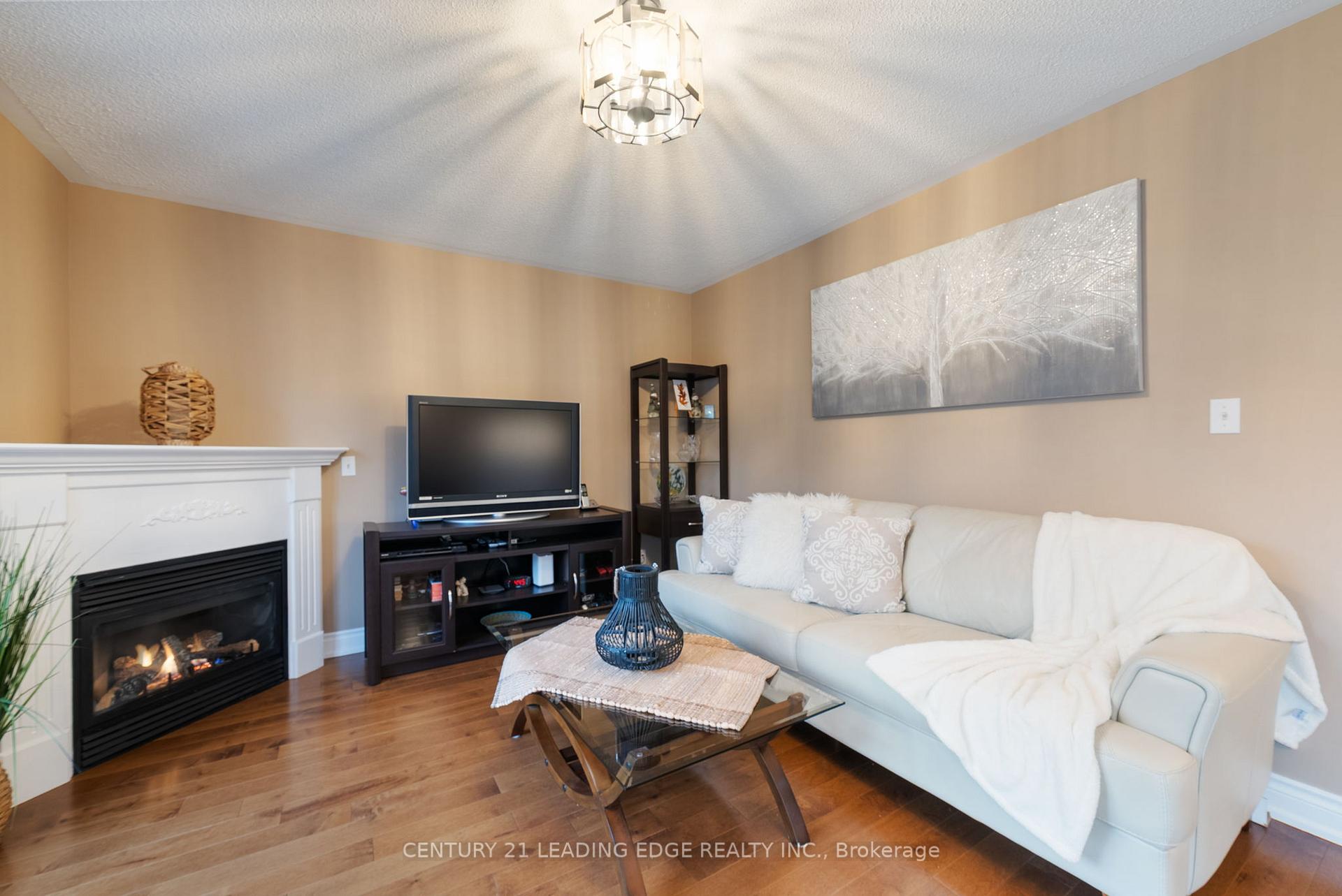 Photo 23 of 37 Steamer Drive, Whitby, Port Whitby — HOMEH