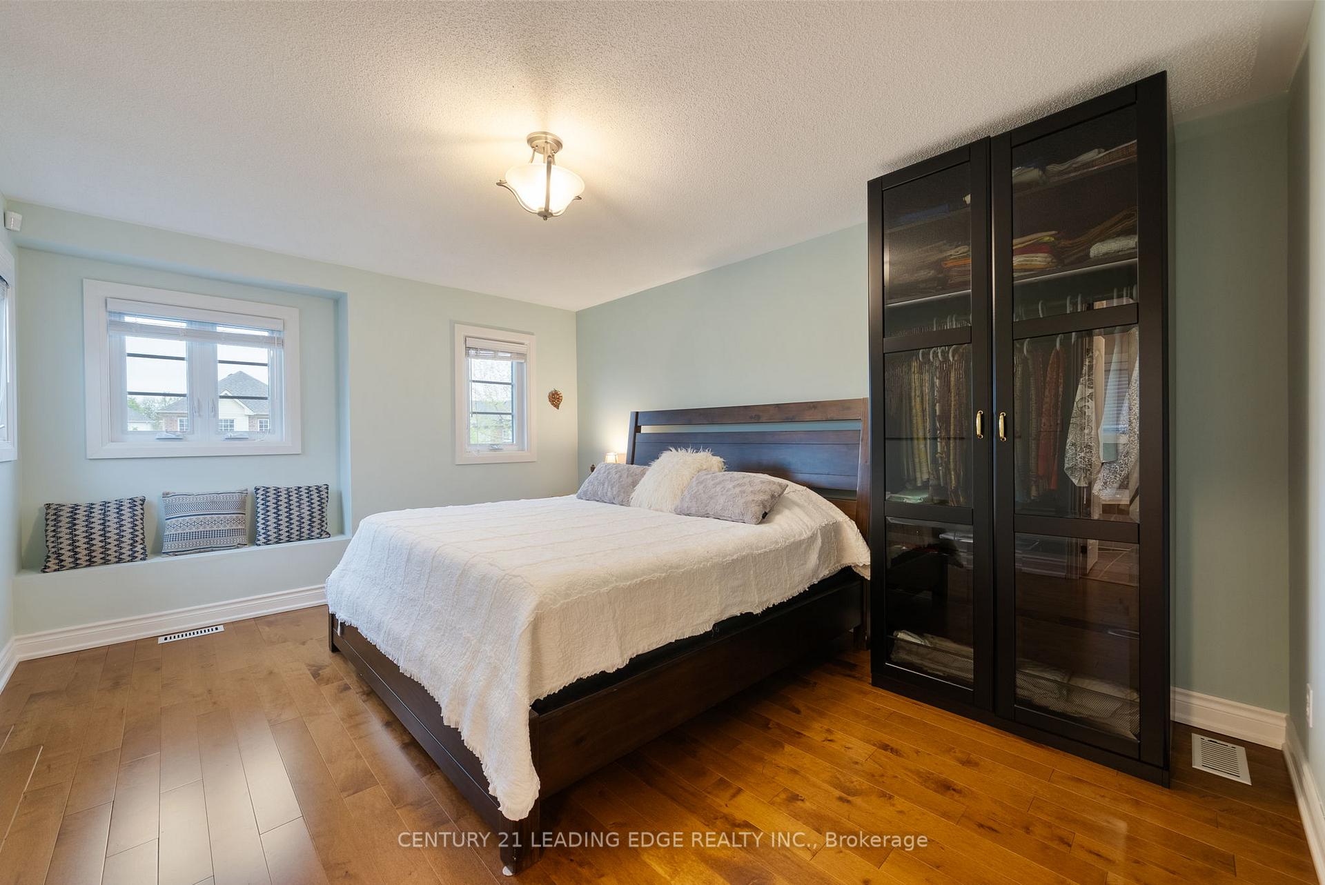 Photo 27 of 37 Steamer Drive, Whitby, Port Whitby — HOMEH