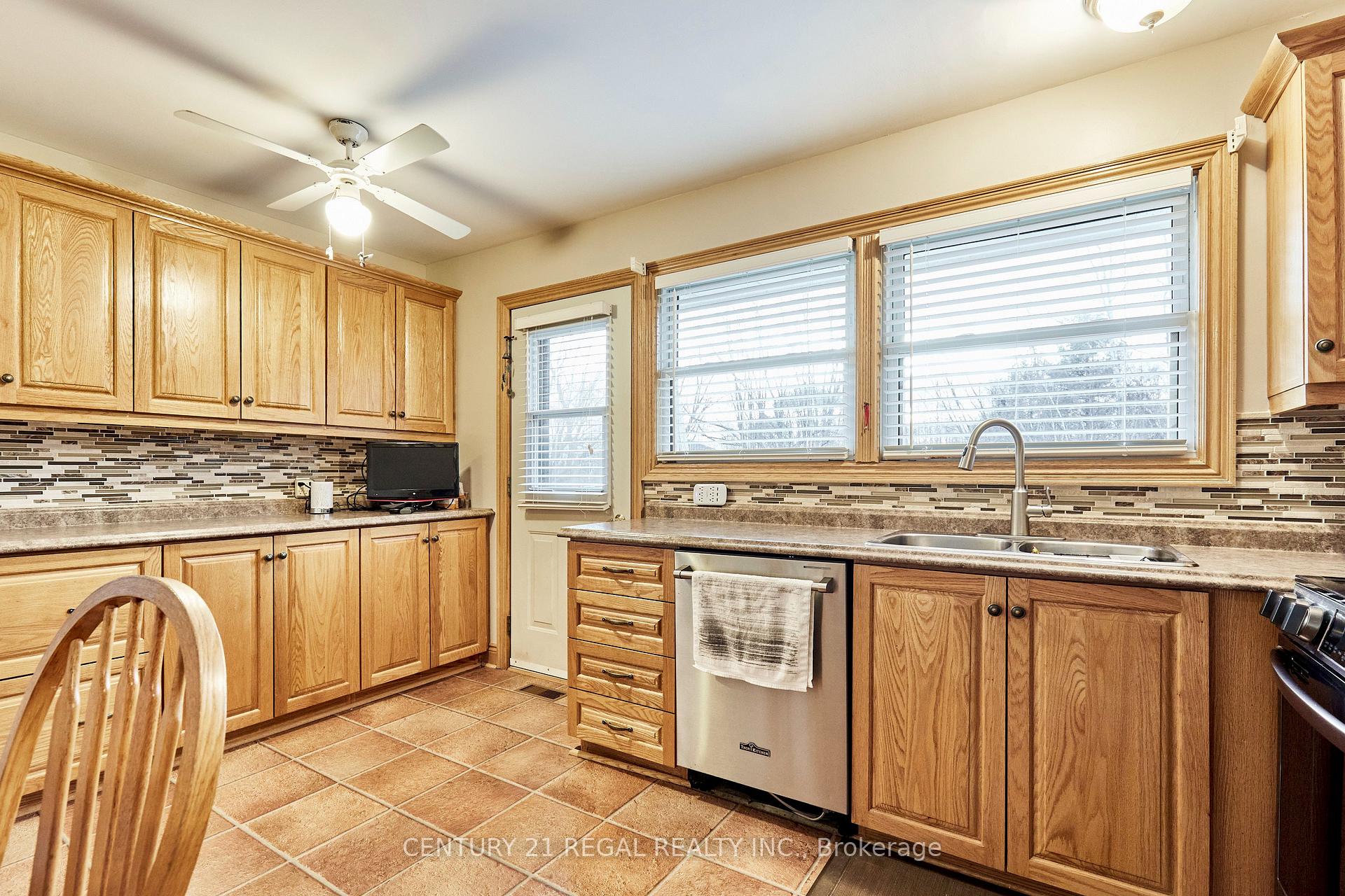 Photo 11 of 3666 Trulls Road, Clarington, Courtice — HOMEH