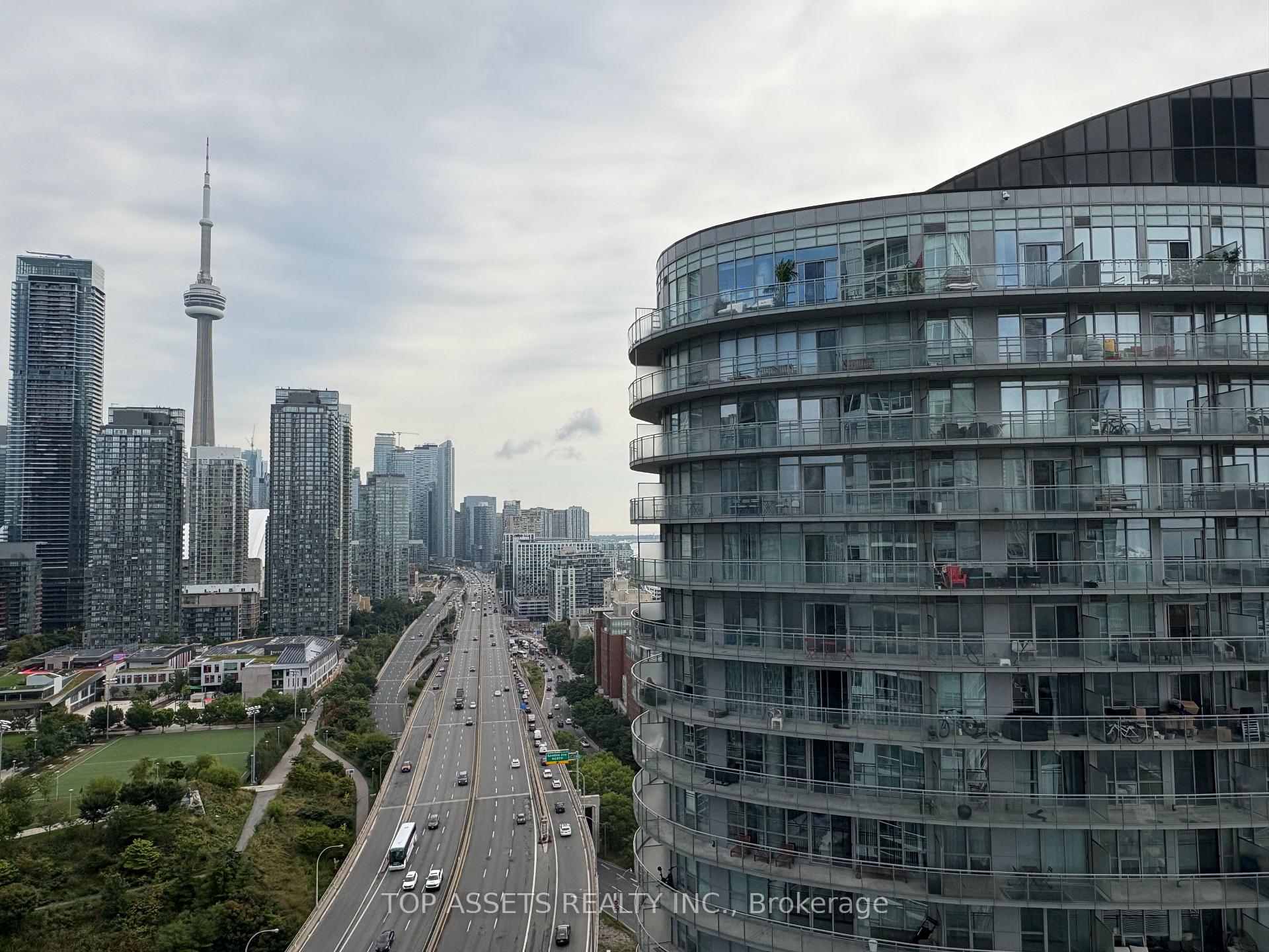 Photo 5 of Unit 2811, 17 Bathurst Street, Toronto, Waterfront Communities — HOMEH