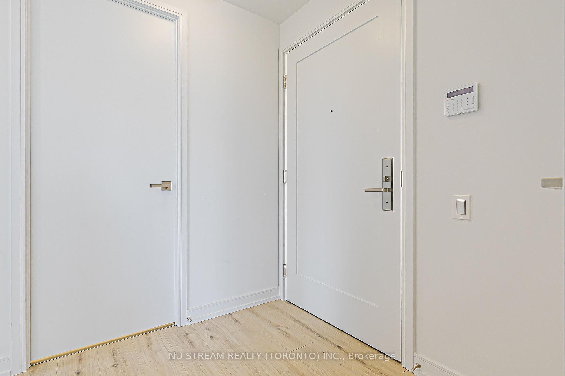 Photo 5 of Unit 4202, 3 Gloucester Street, Toronto, Church-Yonge Corridor — HOMEH