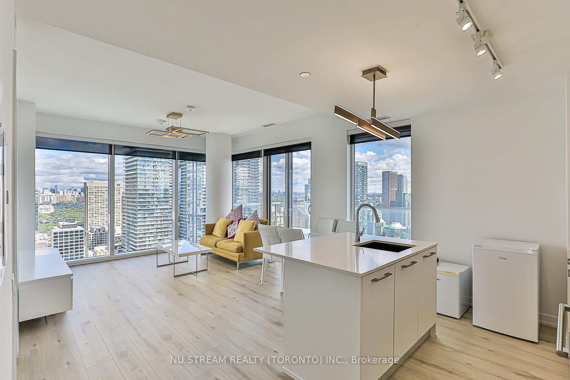 Photo 7 of Unit 4202, 3 Gloucester Street, Toronto, Church-Yonge Corridor — HOMEH