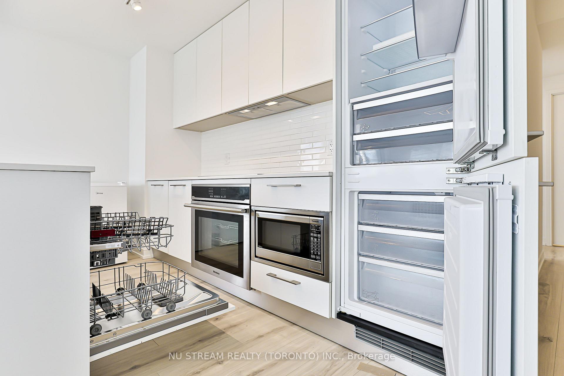 Photo 9 of Unit 4202, 3 Gloucester Street, Toronto, Church-Yonge Corridor — HOMEH