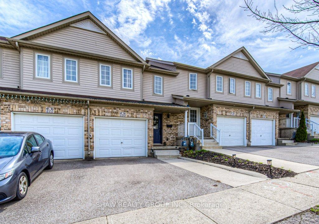 Photo 4 of 218 Red Clover Court, Kitchener — HOMEH