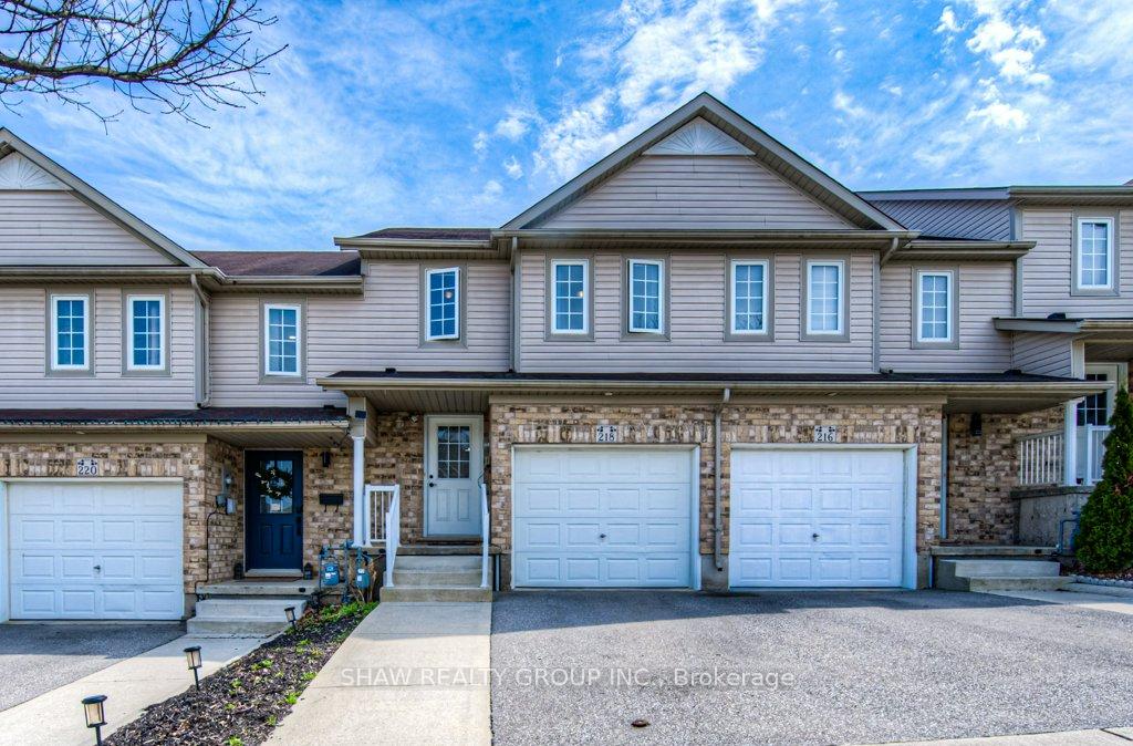 Photo 3 of 218 Red Clover Court, Kitchener — HOMEH