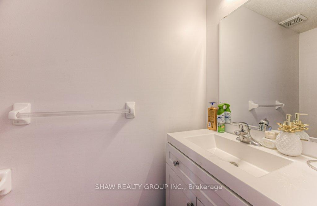 Photo 14 of 218 Red Clover Court, Kitchener — HOMEH