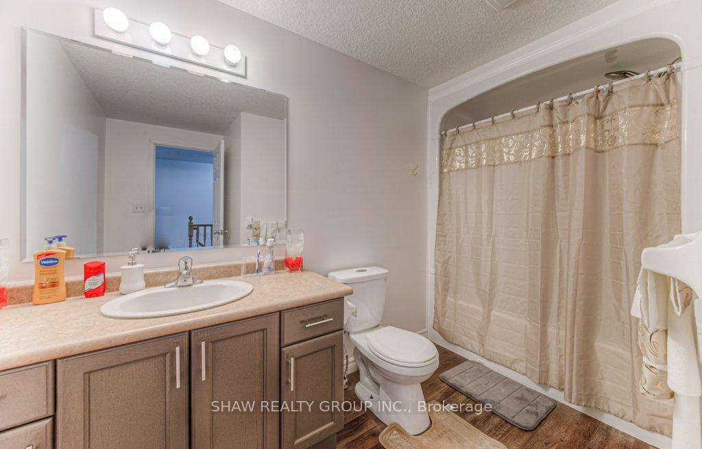 Photo 12 of 218 Red Clover Court, Kitchener — HOMEH
