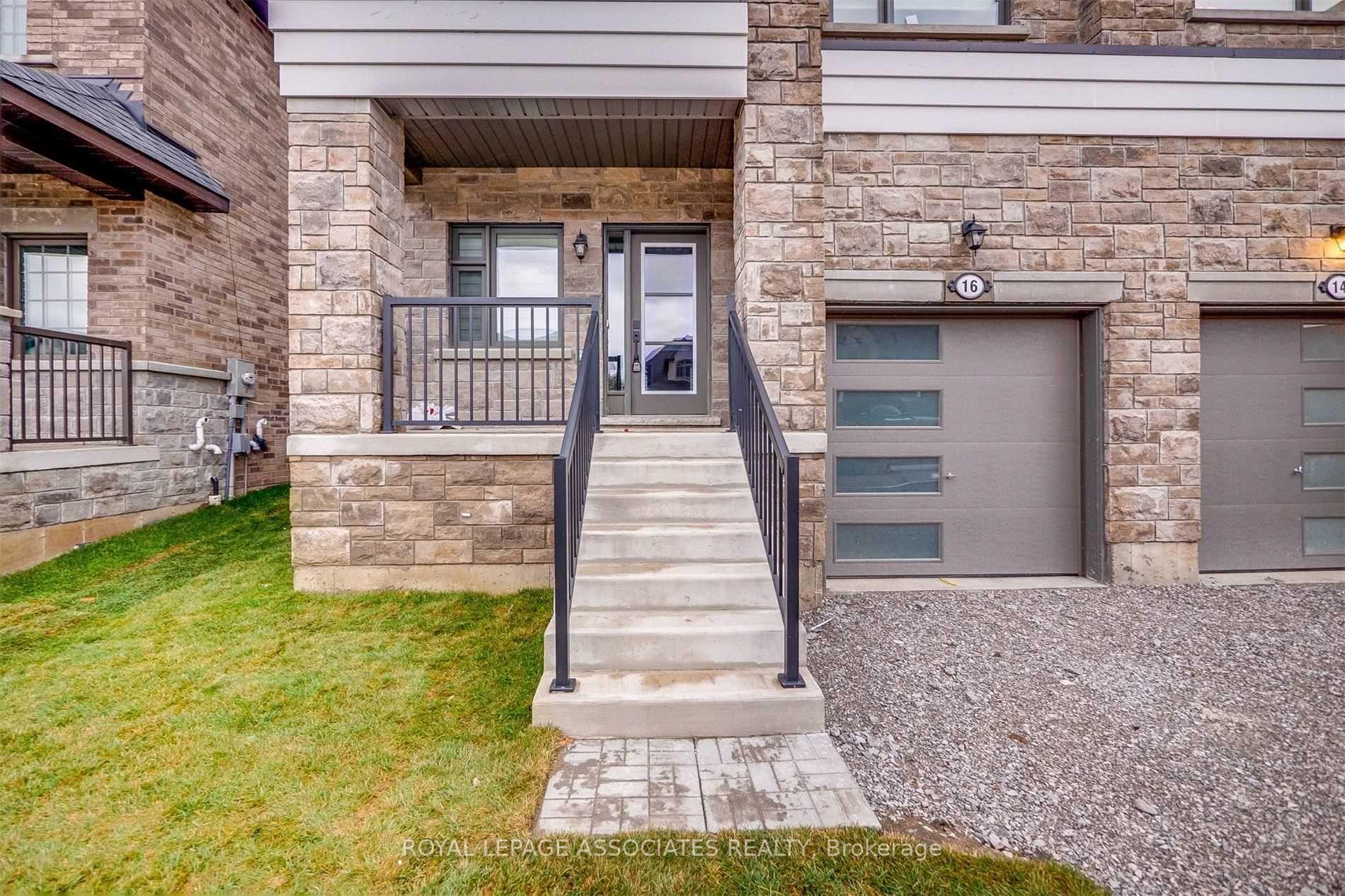 Photo 7 of 16 Ballinger Way, Uxbridge — HOMEH