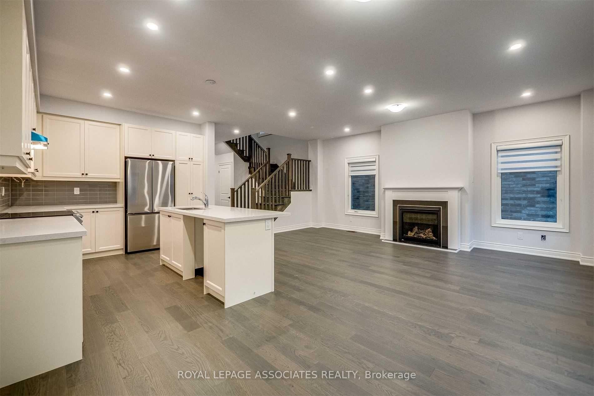 Photo 10 of 16 Ballinger Way, Uxbridge — HOMEH