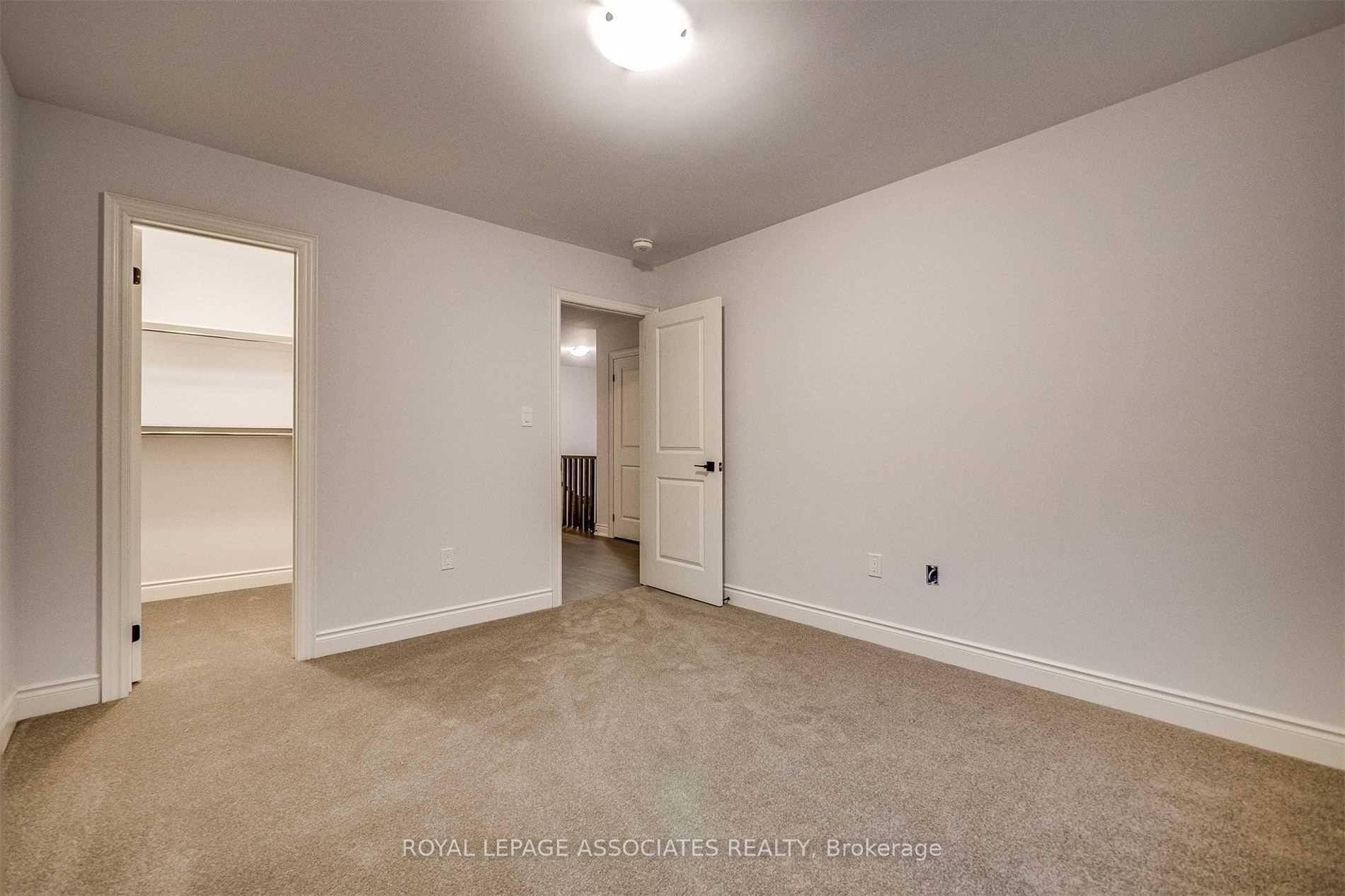 Photo 23 of 16 Ballinger Way, Uxbridge — HOMEH