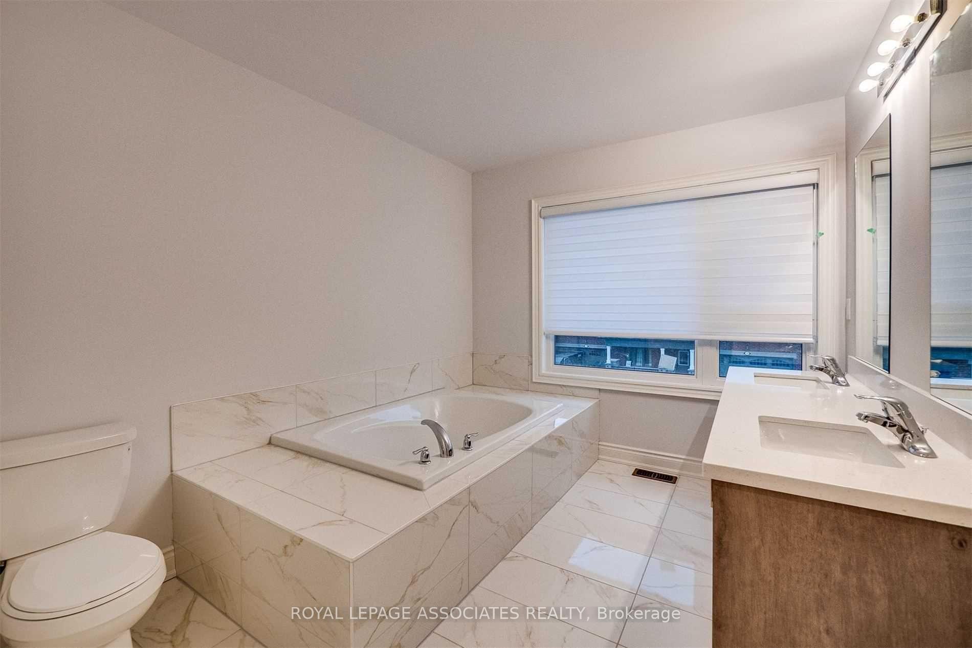 Photo 29 of 16 Ballinger Way, Uxbridge — HOMEH