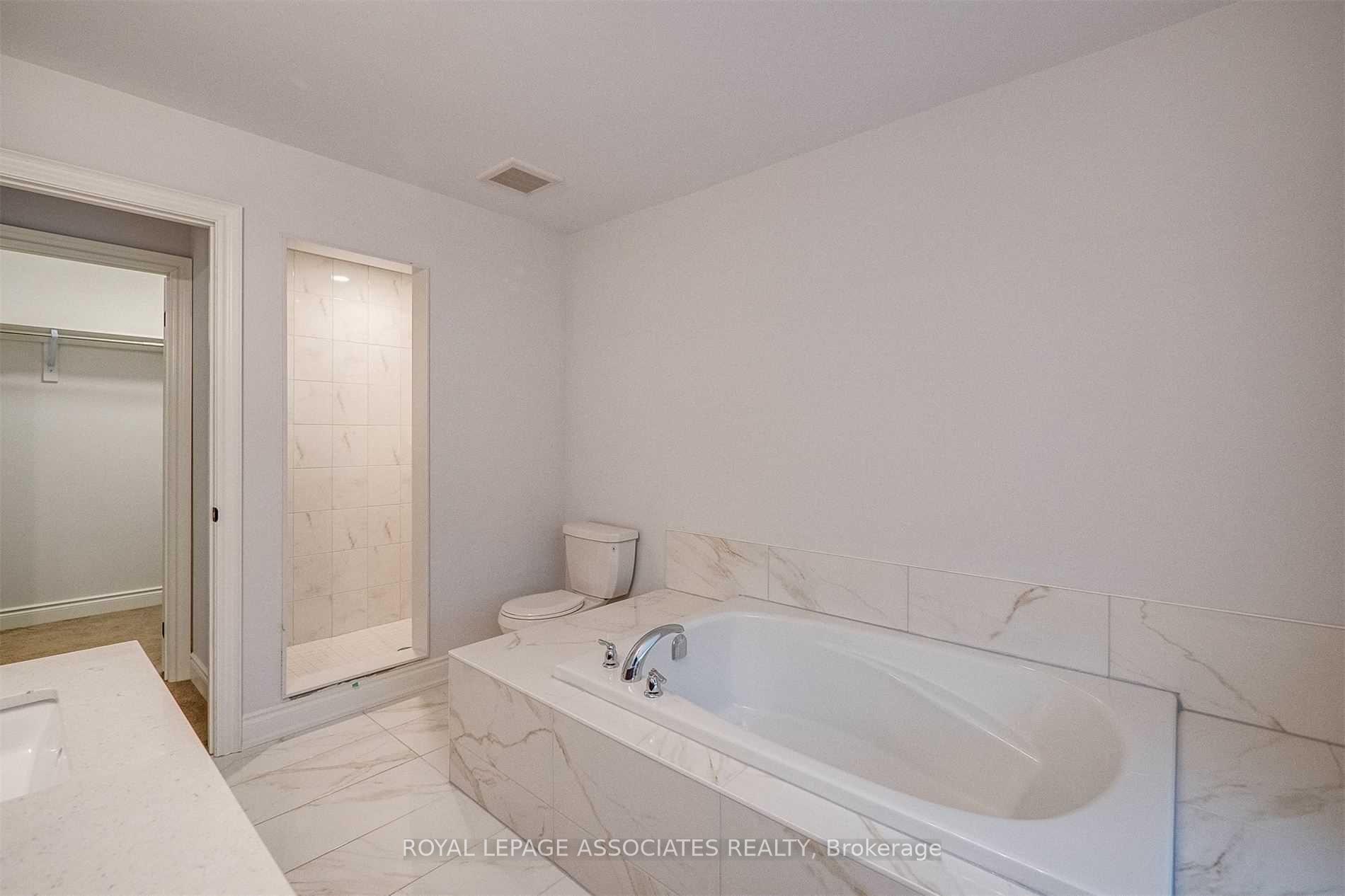 Photo 30 of 16 Ballinger Way, Uxbridge — HOMEH